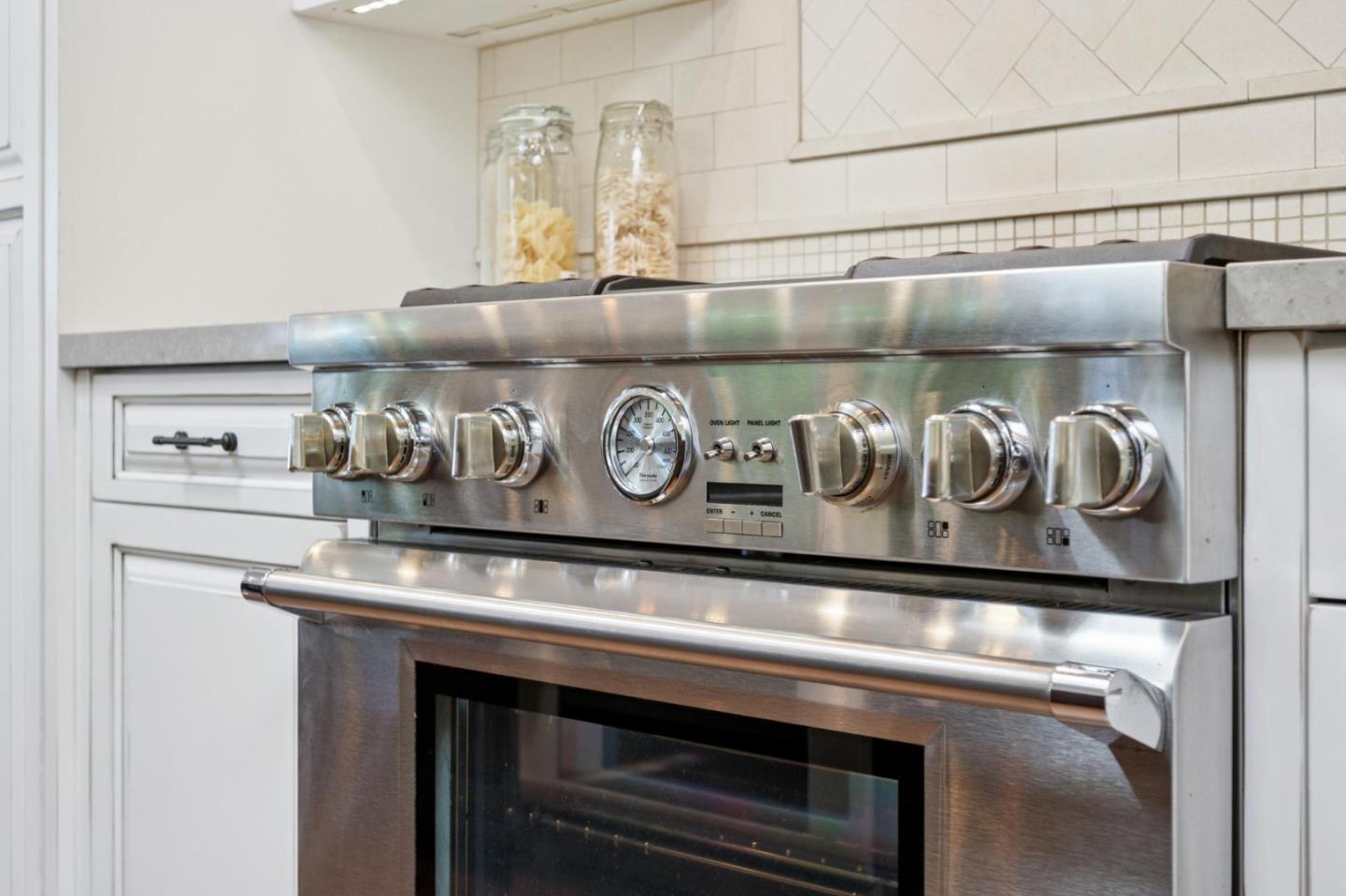 Detail Gallery Image 14 of 95 For 520 Darrell Rd, Hillsborough,  CA 94010 - 6 Beds | 5/1 Baths