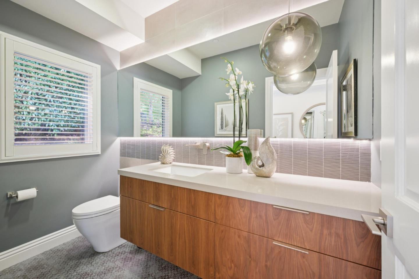 Detail Gallery Image 22 of 95 For 520 Darrell Rd, Hillsborough,  CA 94010 - 6 Beds | 5/1 Baths