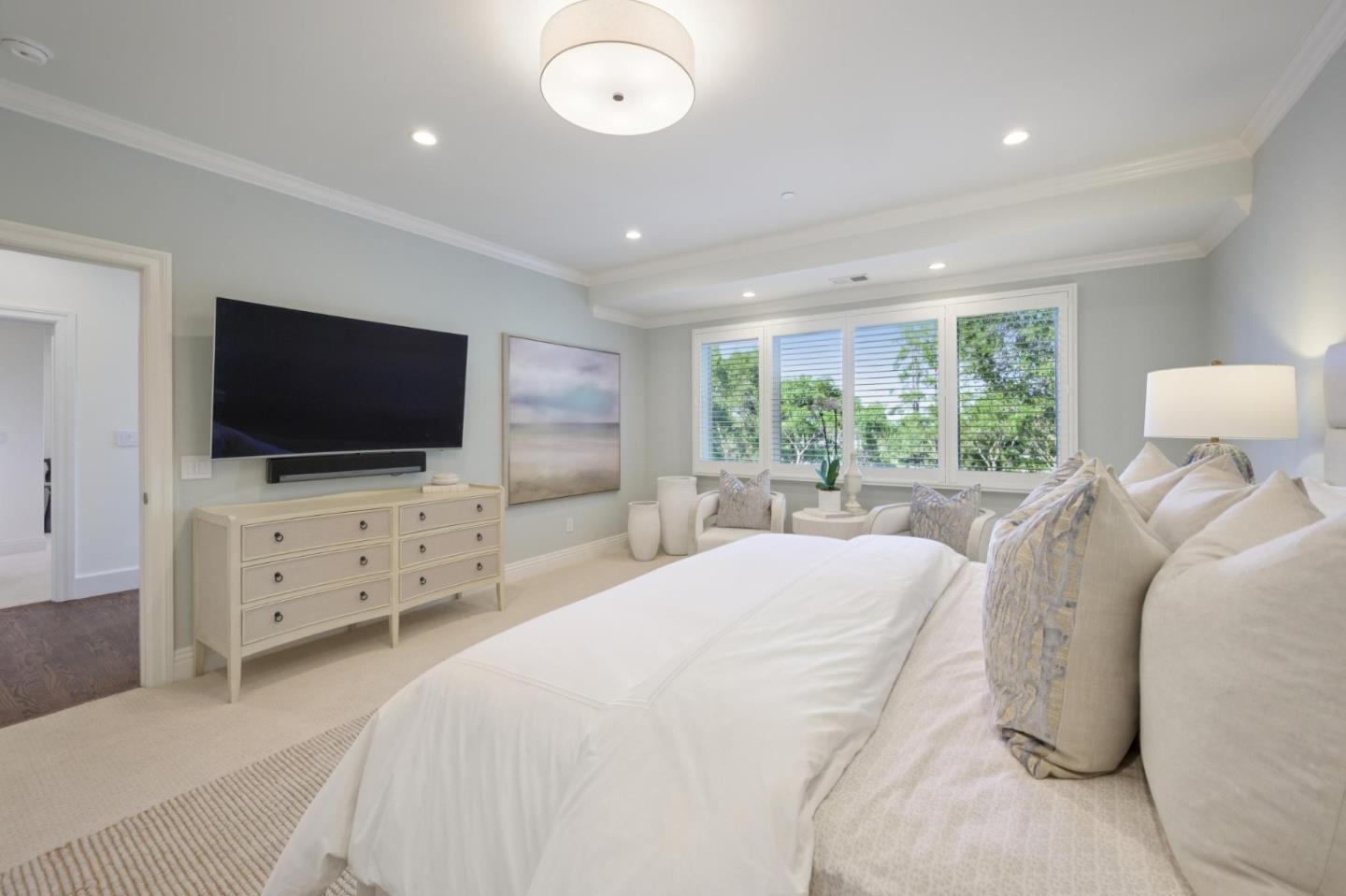 Detail Gallery Image 28 of 95 For 520 Darrell Rd, Hillsborough,  CA 94010 - 6 Beds | 5/1 Baths