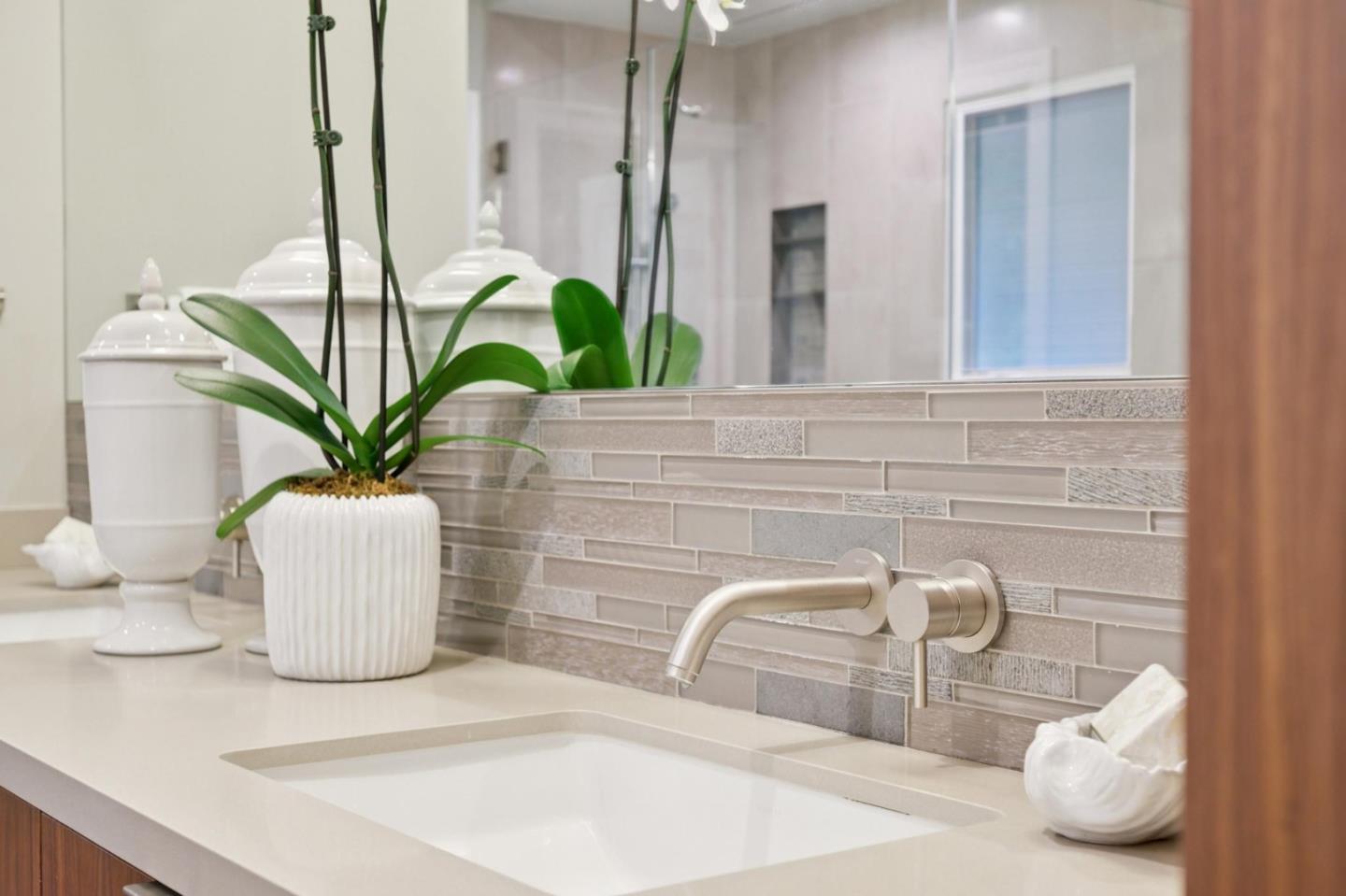 Detail Gallery Image 31 of 95 For 520 Darrell Rd, Hillsborough,  CA 94010 - 6 Beds | 5/1 Baths