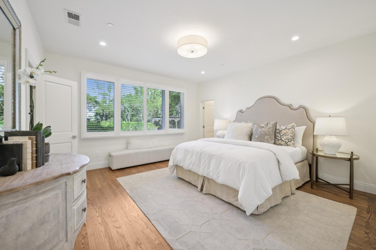 Detail Gallery Image 37 of 95 For 520 Darrell Rd, Hillsborough,  CA 94010 - 6 Beds | 5/1 Baths