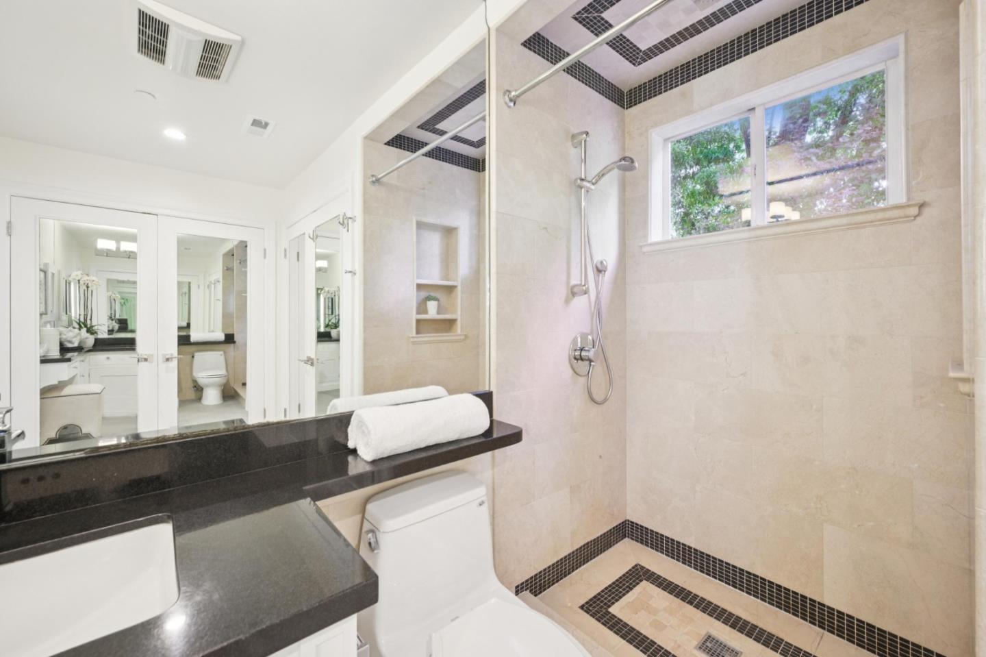 Detail Gallery Image 40 of 95 For 520 Darrell Rd, Hillsborough,  CA 94010 - 6 Beds | 5/1 Baths