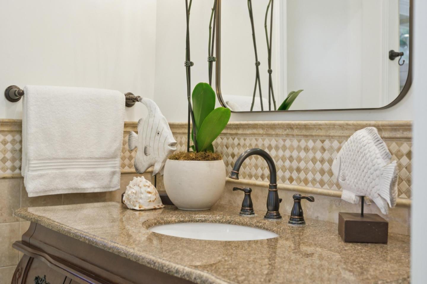 Detail Gallery Image 45 of 95 For 520 Darrell Rd, Hillsborough,  CA 94010 - 6 Beds | 5/1 Baths