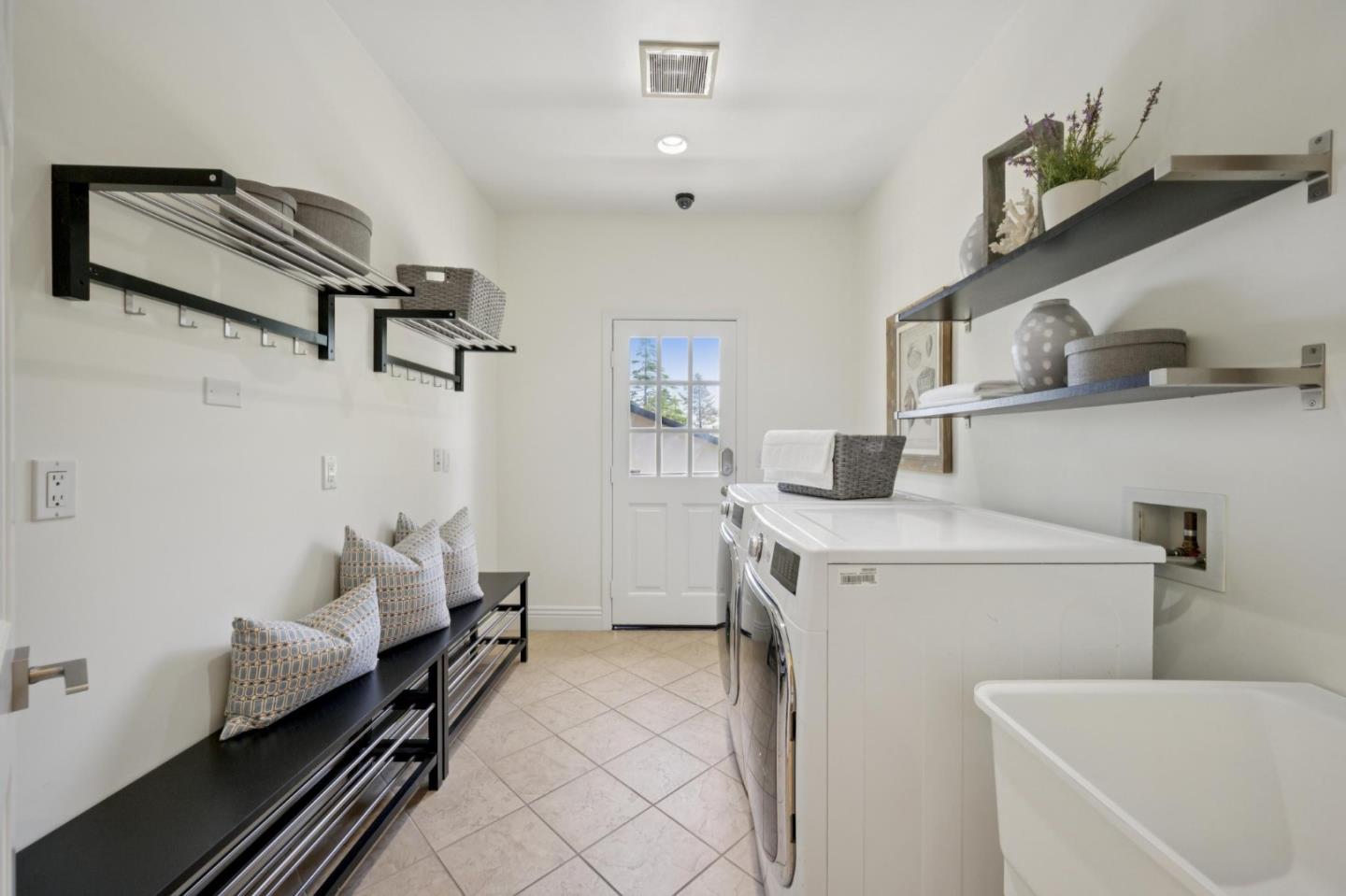 Detail Gallery Image 52 of 95 For 520 Darrell Rd, Hillsborough,  CA 94010 - 6 Beds | 5/1 Baths