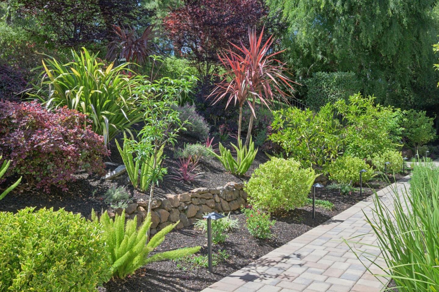 Detail Gallery Image 55 of 95 For 520 Darrell Rd, Hillsborough,  CA 94010 - 6 Beds | 5/1 Baths