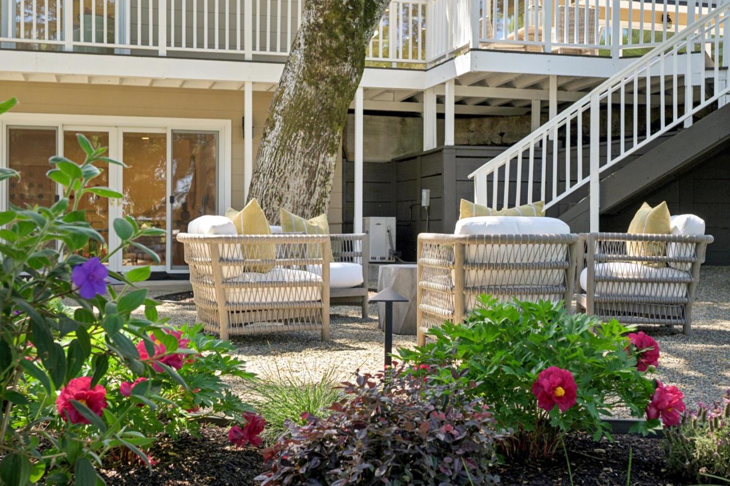 Detail Gallery Image 63 of 95 For 520 Darrell Rd, Hillsborough,  CA 94010 - 6 Beds | 5/1 Baths