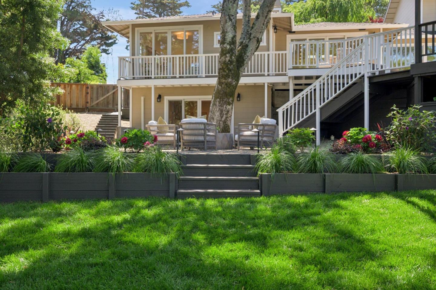 Detail Gallery Image 66 of 95 For 520 Darrell Rd, Hillsborough,  CA 94010 - 6 Beds | 5/1 Baths