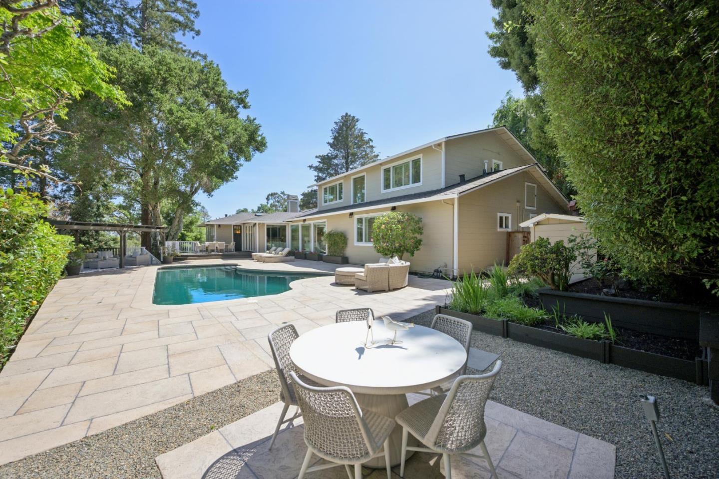 Detail Gallery Image 70 of 95 For 520 Darrell Rd, Hillsborough,  CA 94010 - 6 Beds | 5/1 Baths