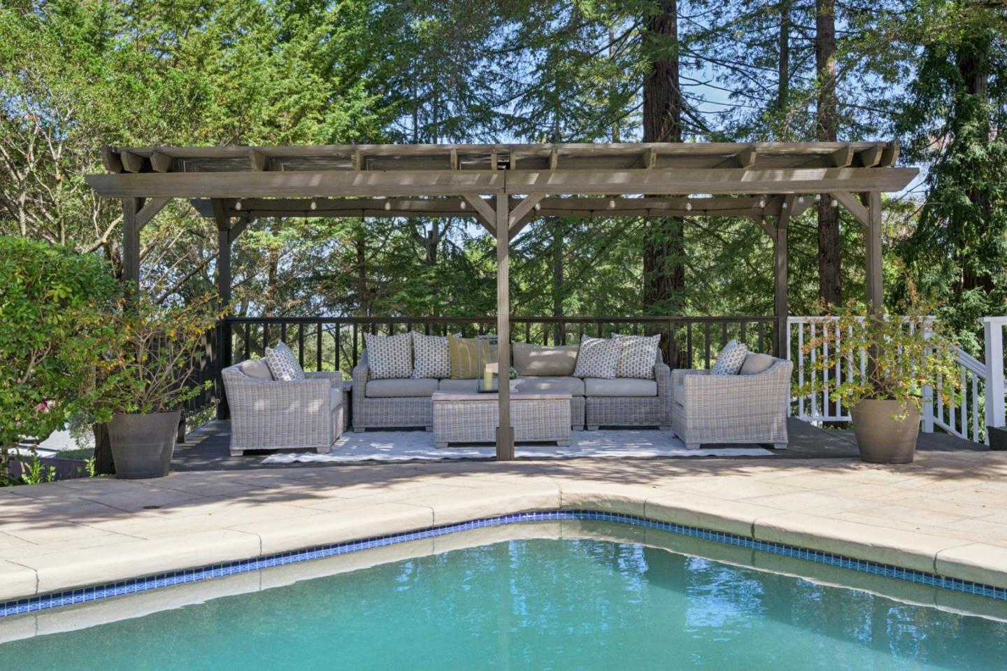 Detail Gallery Image 75 of 95 For 520 Darrell Rd, Hillsborough,  CA 94010 - 6 Beds | 5/1 Baths