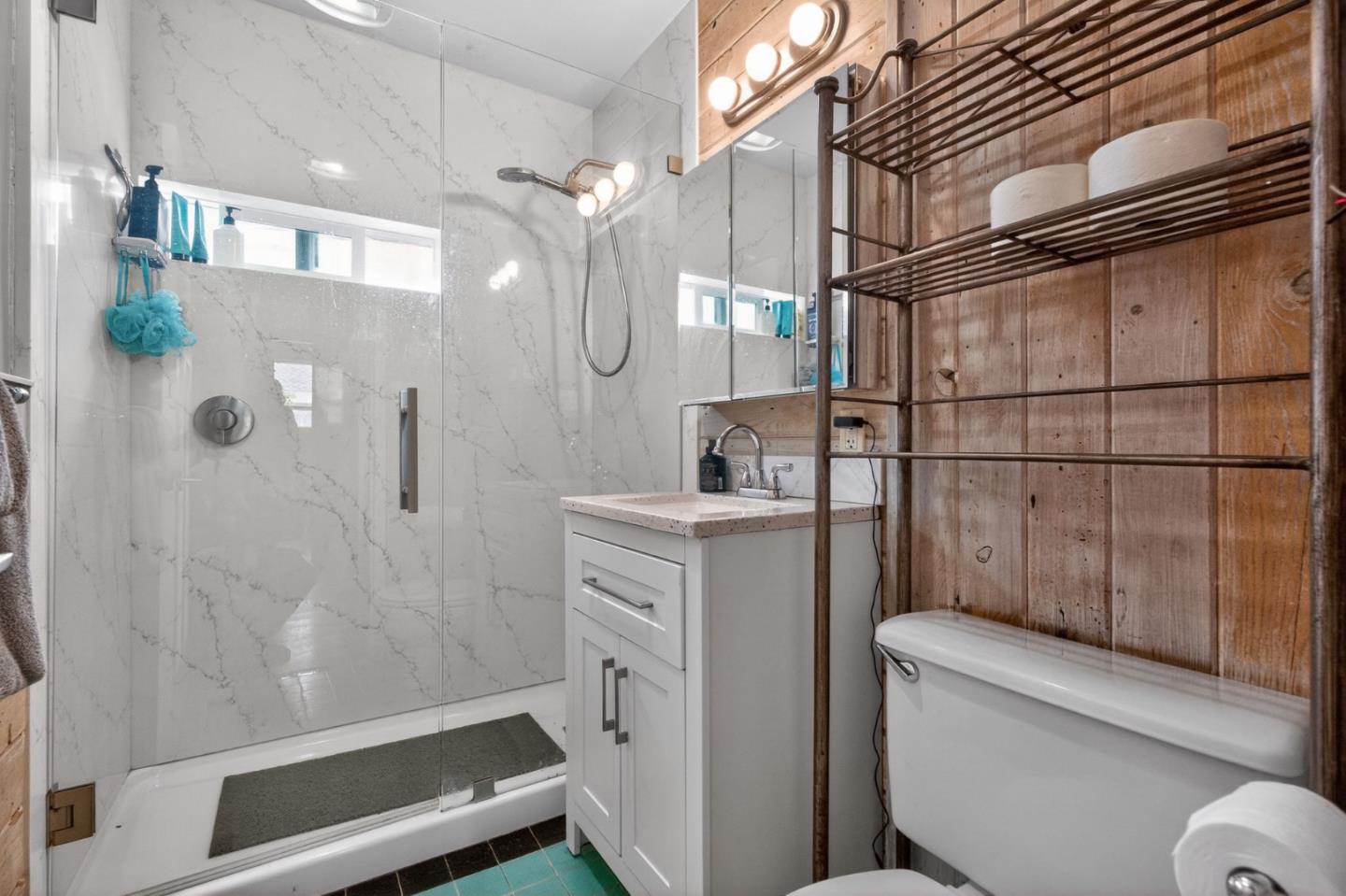 Detail Gallery Image 12 of 16 For 124 Hebard St, Santa Cruz,  CA 95060 - 3 Beds | 1 Baths