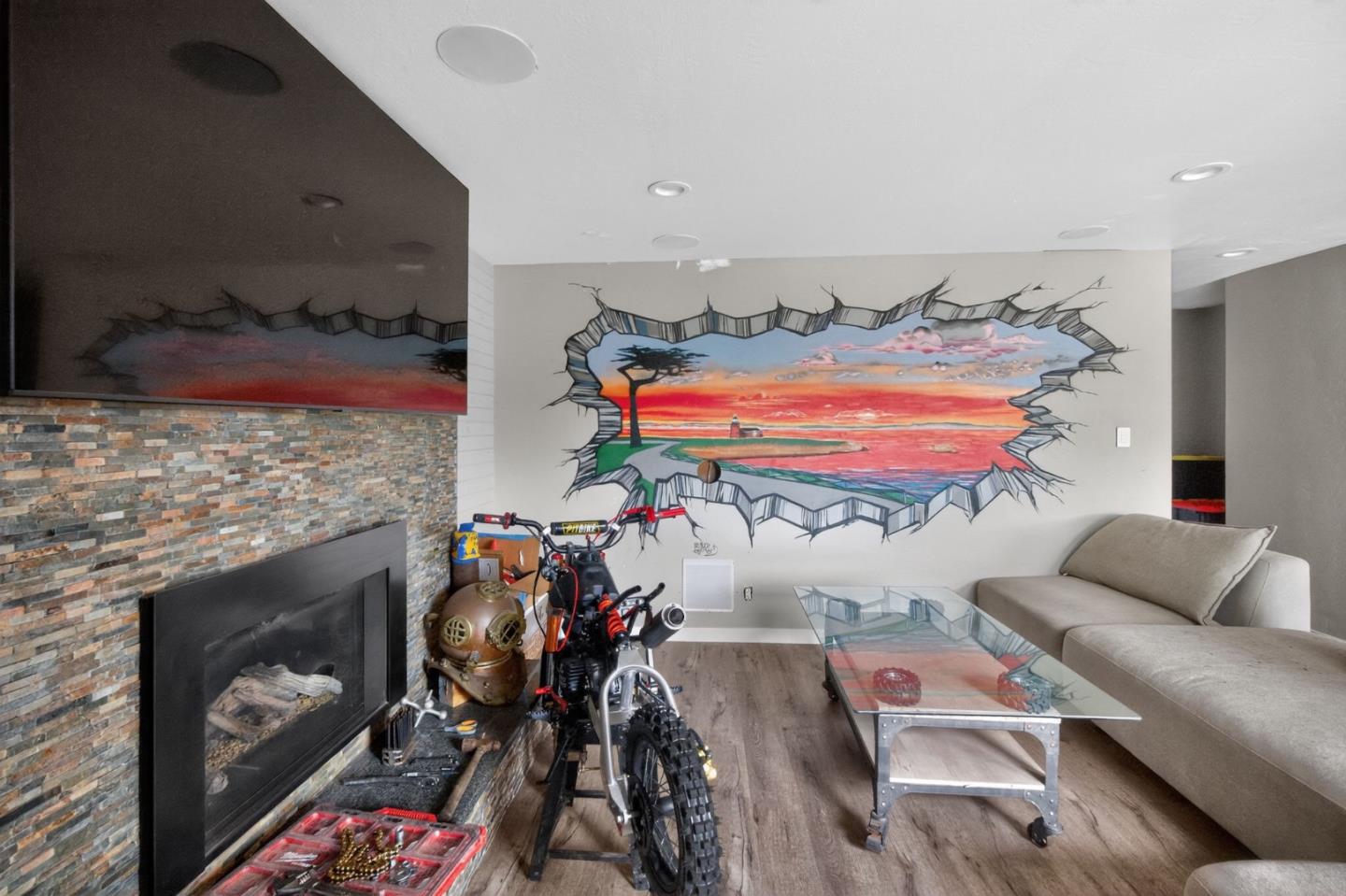 Detail Gallery Image 4 of 16 For 124 Hebard St, Santa Cruz,  CA 95060 - 3 Beds | 1 Baths