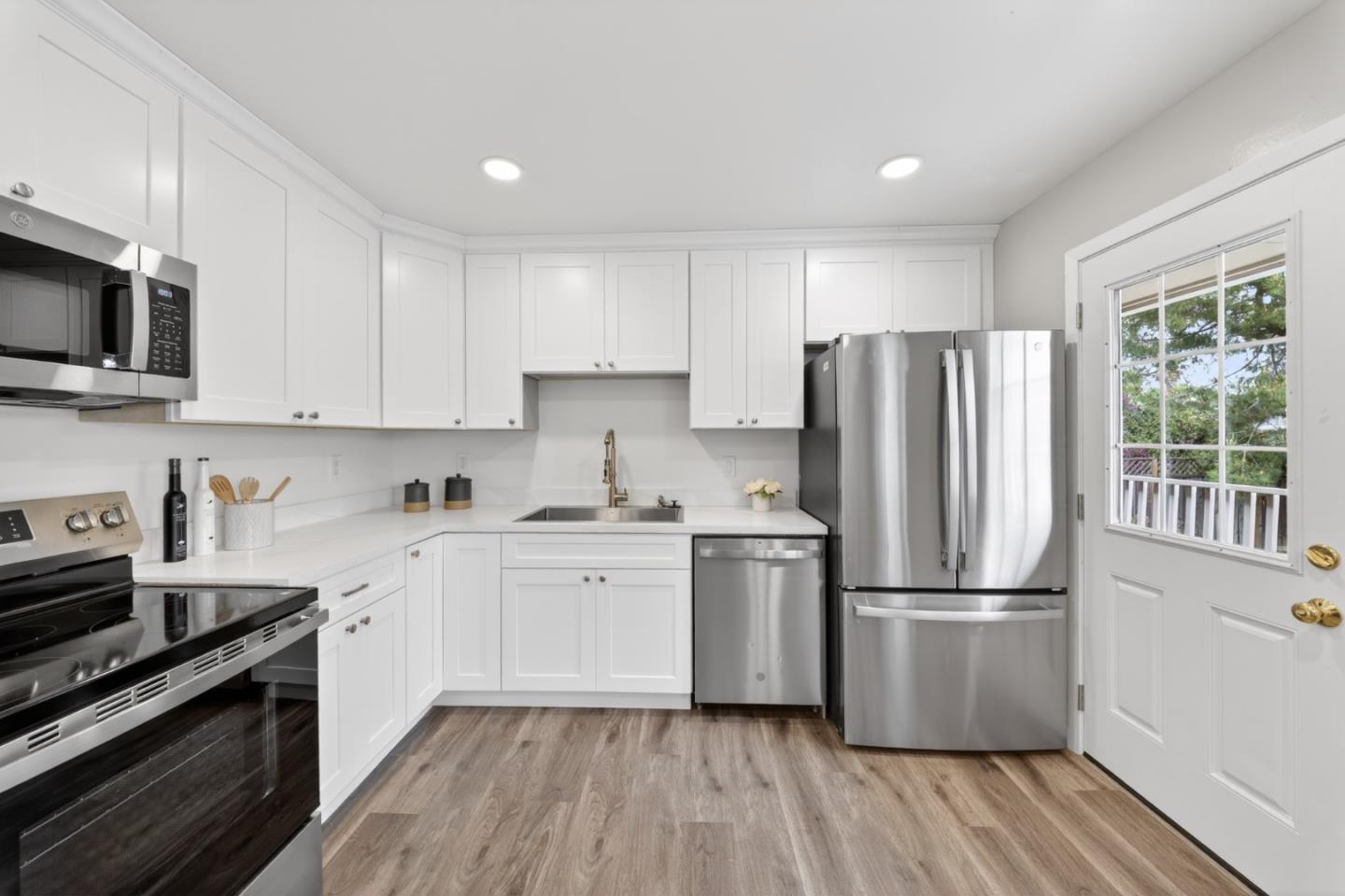 Detail Gallery Image 8 of 35 For 3911 via Milano, Campbell,  CA 95008 - 4 Beds | 2 Baths