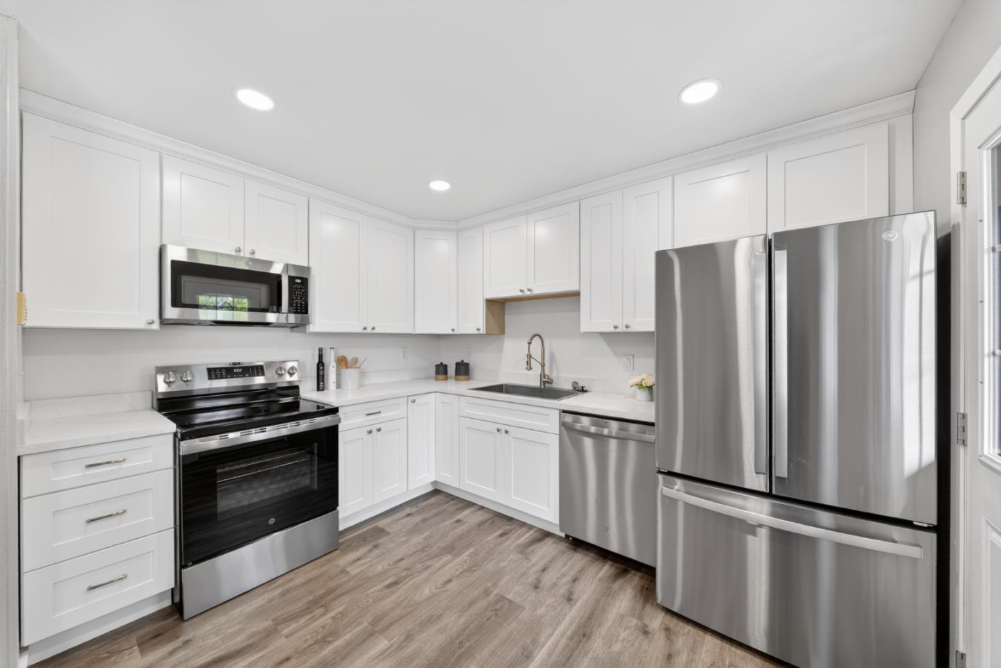 Detail Gallery Image 9 of 35 For 3911 via Milano, Campbell,  CA 95008 - 4 Beds | 2 Baths