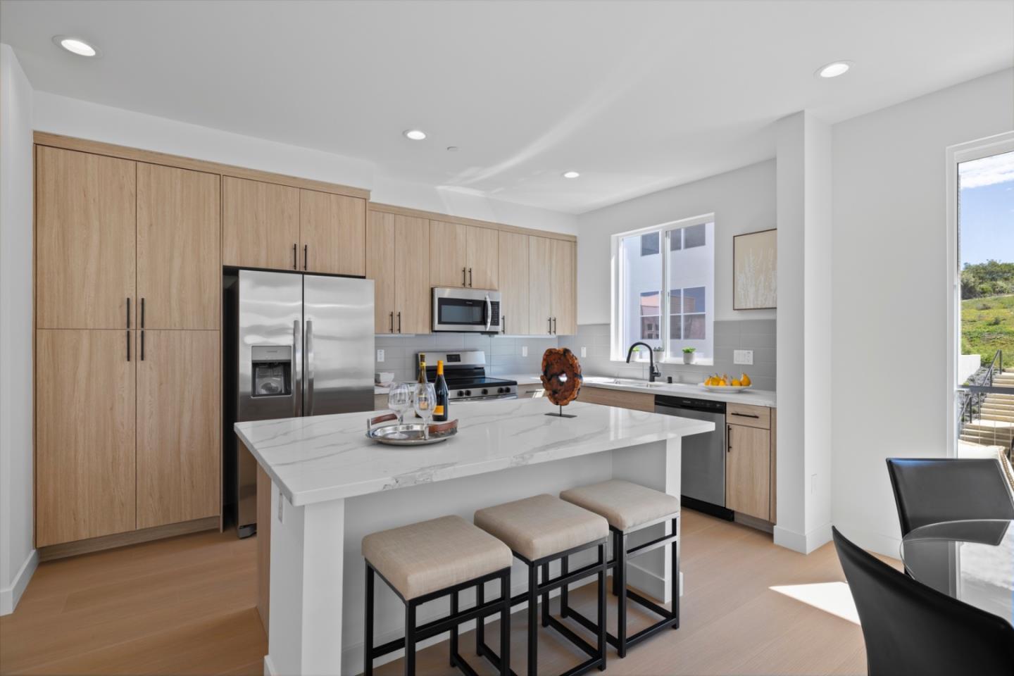 Detail Gallery Image 11 of 27 For 835 Fassler, Pacifica,  CA 94044 - 3 Beds | 3/1 Baths