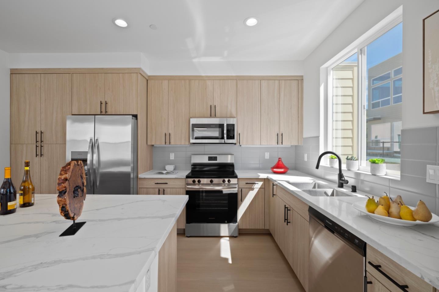 Detail Gallery Image 12 of 27 For 835 Fassler, Pacifica,  CA 94044 - 3 Beds | 3/1 Baths