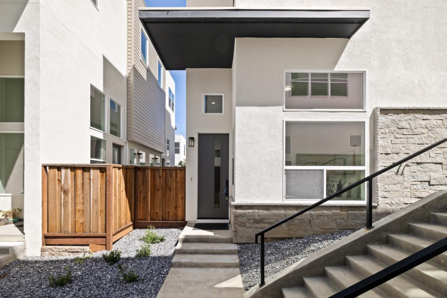 Detail Gallery Image 5 of 27 For 835 Fassler, Pacifica,  CA 94044 - 3 Beds | 3/1 Baths