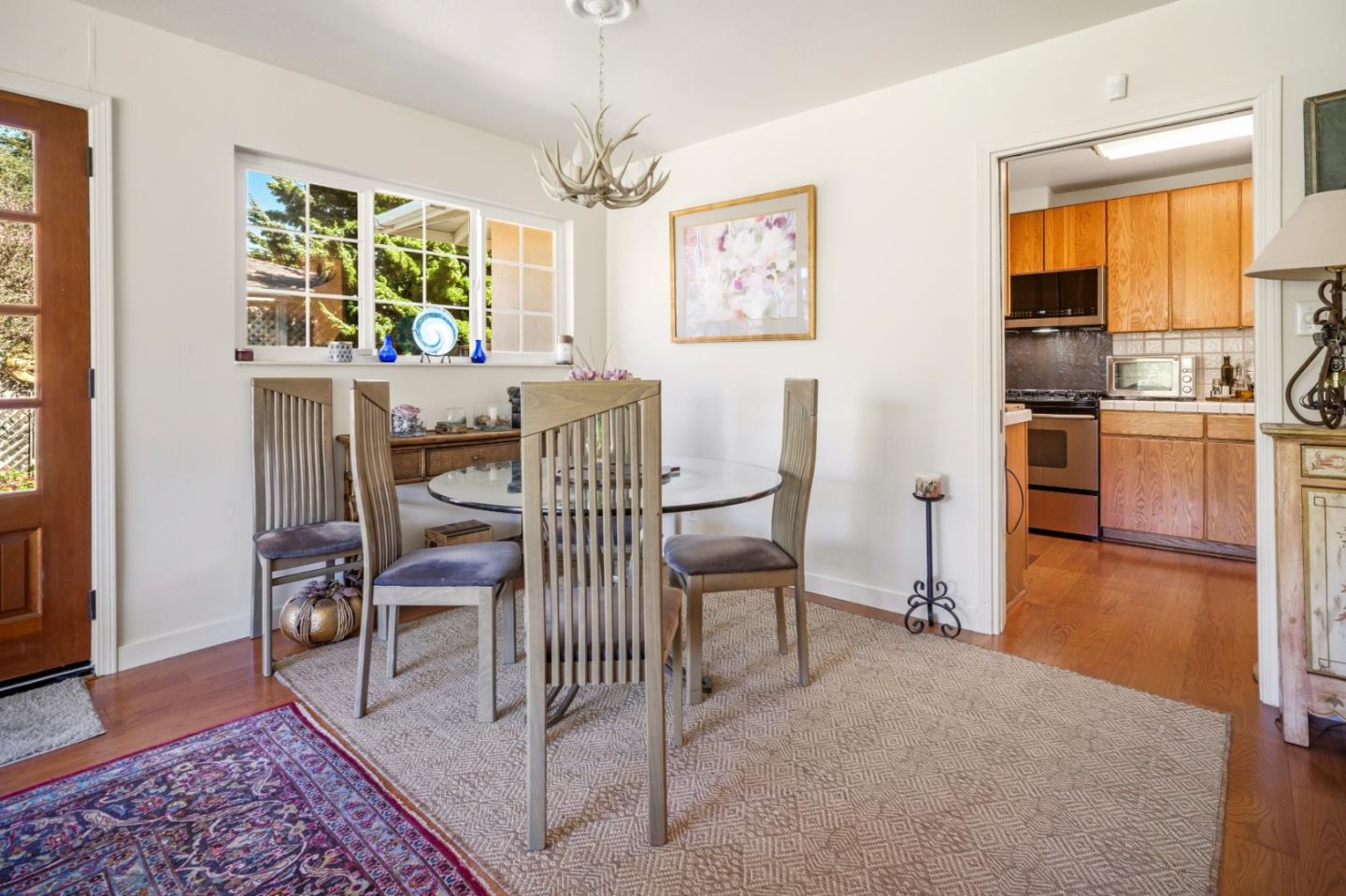 Detail Gallery Image 10 of 21 For 564 Mar Vista Dr, Monterey,  CA 93940 - 3 Beds | 2 Baths