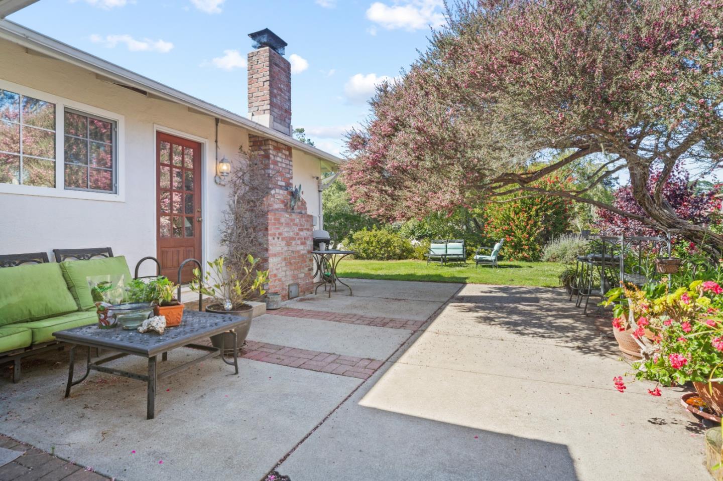 Detail Gallery Image 18 of 21 For 564 Mar Vista Dr, Monterey,  CA 93940 - 3 Beds | 2 Baths