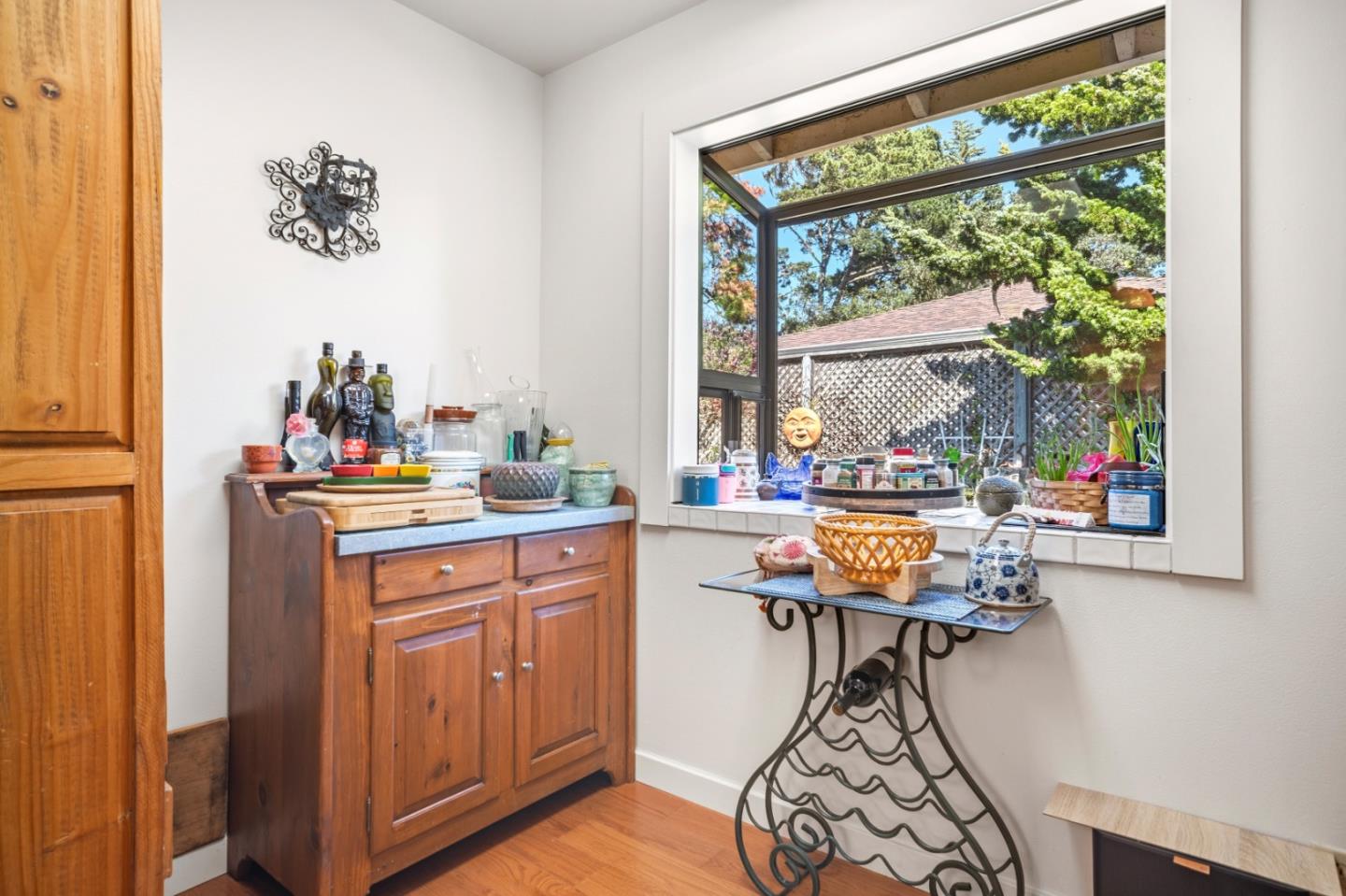 Detail Gallery Image 7 of 21 For 564 Mar Vista Dr, Monterey,  CA 93940 - 3 Beds | 2 Baths