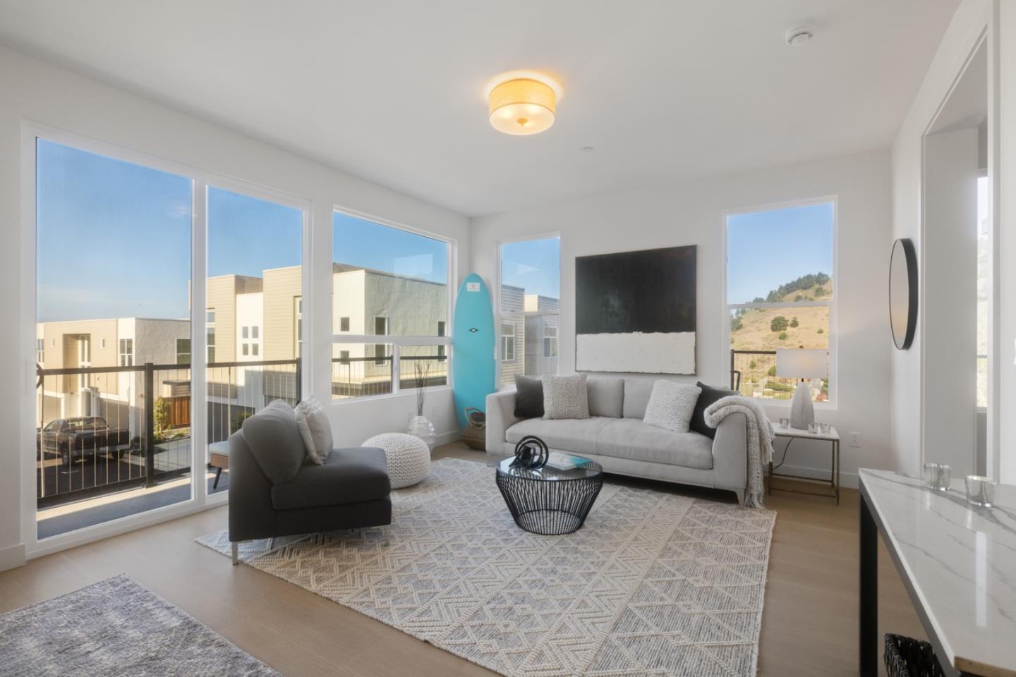 Detail Gallery Image 8 of 39 For 827 Fassler Ave, Pacifica,  CA 94044 - 4 Beds | 3 Baths