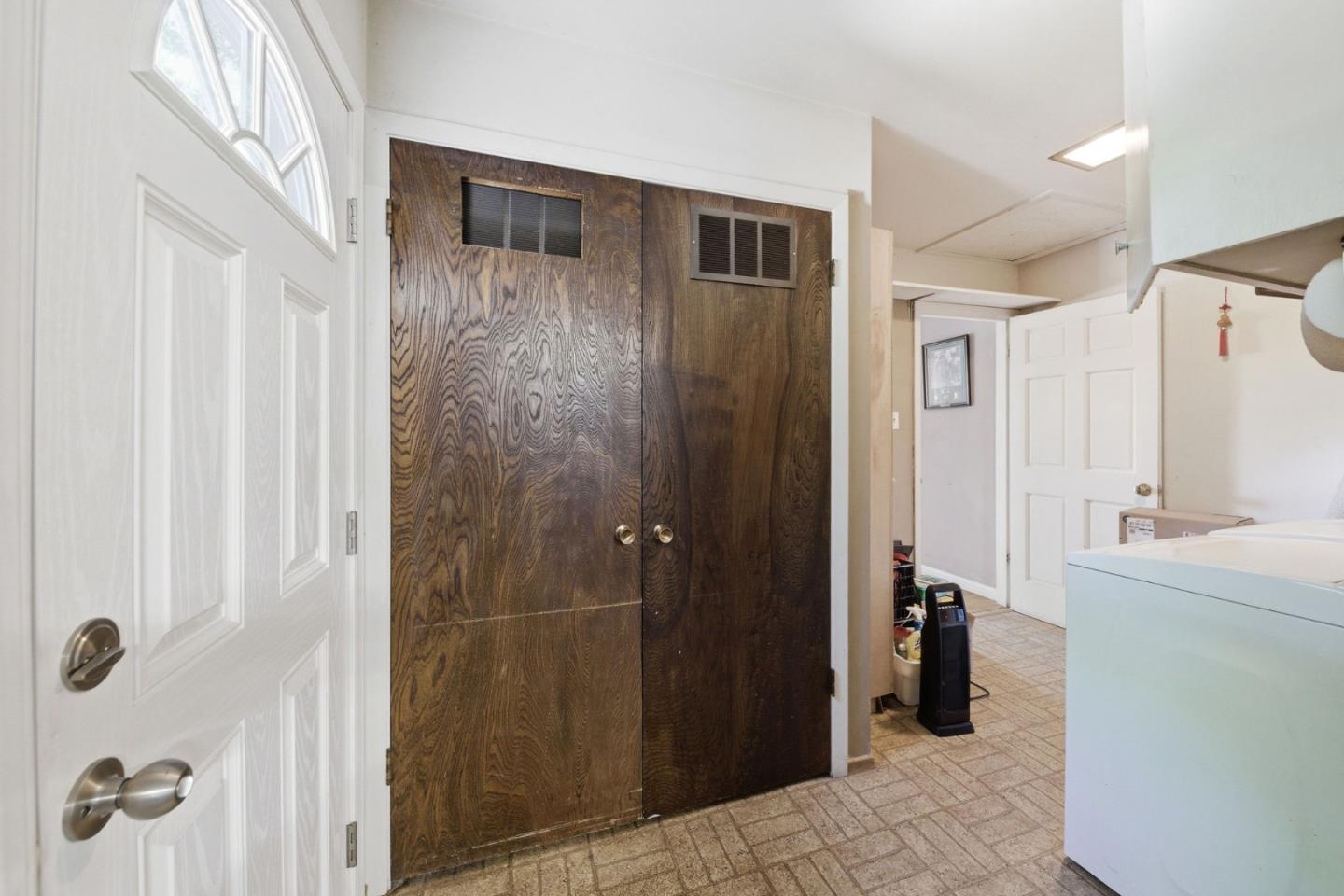 Detail Gallery Image 11 of 74 For 25 Warmwood, Hillsborough,  CA 94010 - 3 Beds | 3 Baths