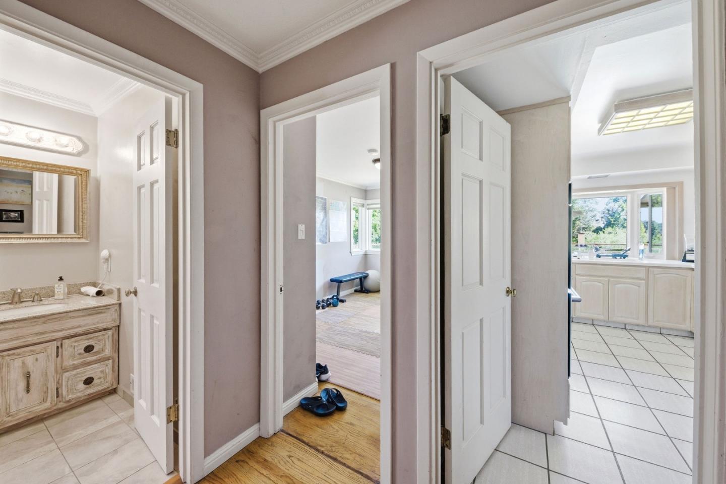 Detail Gallery Image 17 of 74 For 25 Warmwood, Hillsborough,  CA 94010 - 3 Beds | 3 Baths