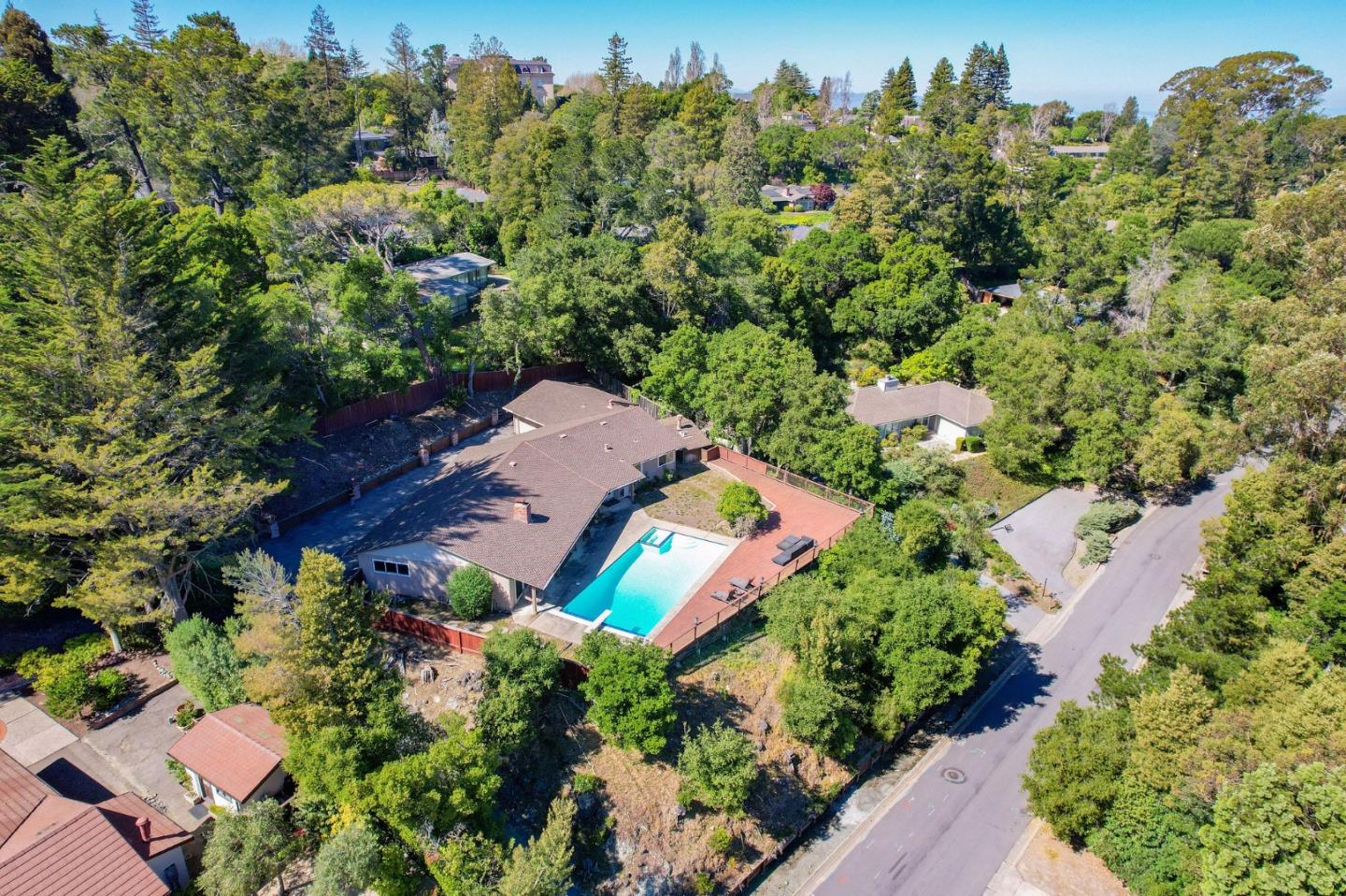 Detail Gallery Image 2 of 74 For 25 Warmwood, Hillsborough,  CA 94010 - 3 Beds | 3 Baths