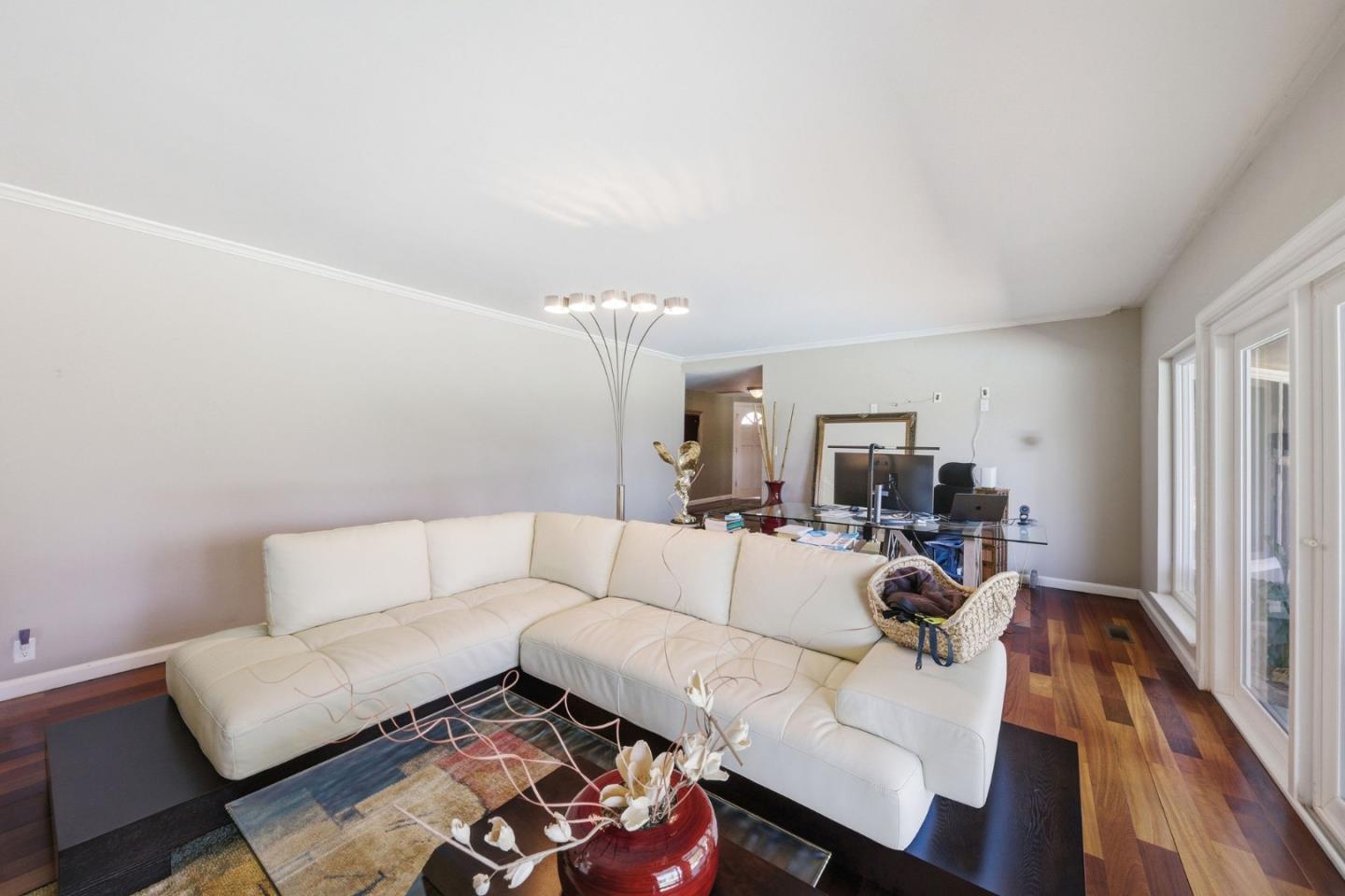 Detail Gallery Image 33 of 74 For 25 Warmwood, Hillsborough,  CA 94010 - 3 Beds | 3 Baths