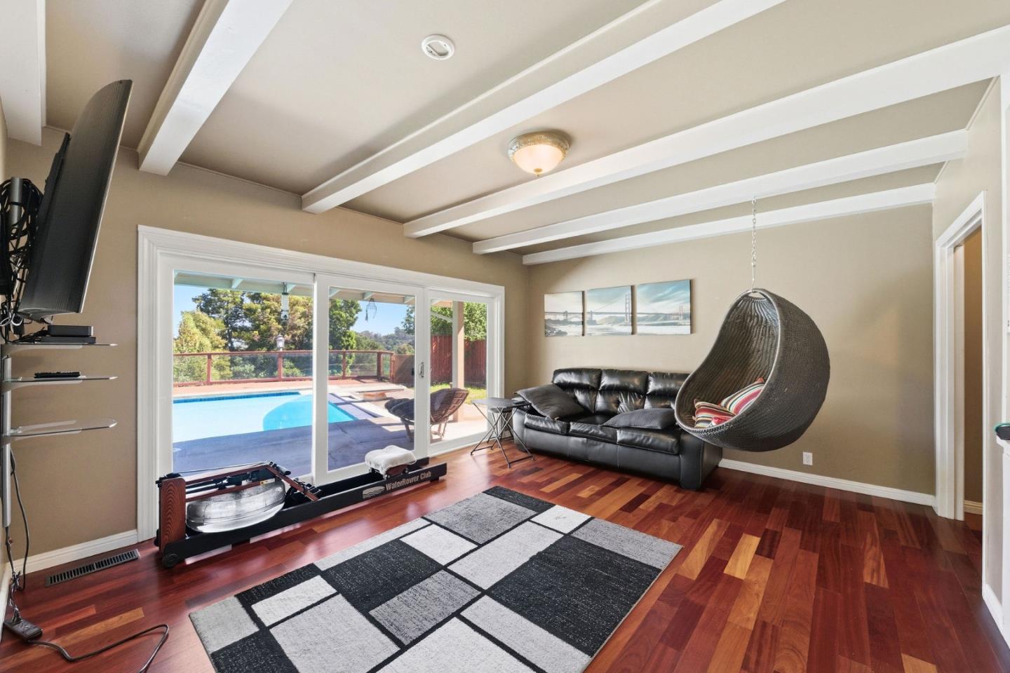 Detail Gallery Image 36 of 74 For 25 Warmwood, Hillsborough,  CA 94010 - 3 Beds | 3 Baths