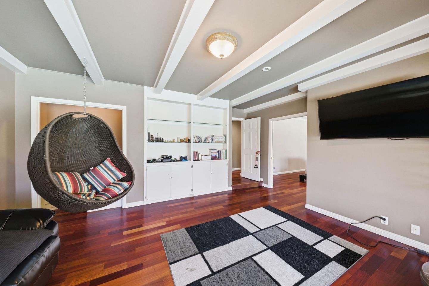 Detail Gallery Image 39 of 74 For 25 Warmwood, Hillsborough,  CA 94010 - 3 Beds | 3 Baths