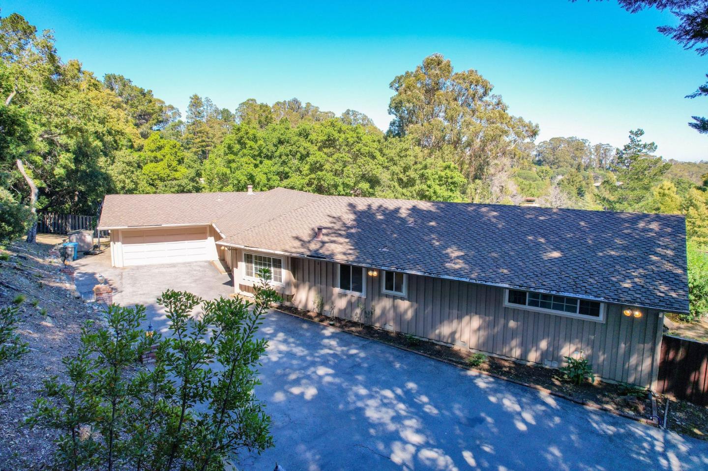 Detail Gallery Image 4 of 74 For 25 Warmwood, Hillsborough,  CA 94010 - 3 Beds | 3 Baths