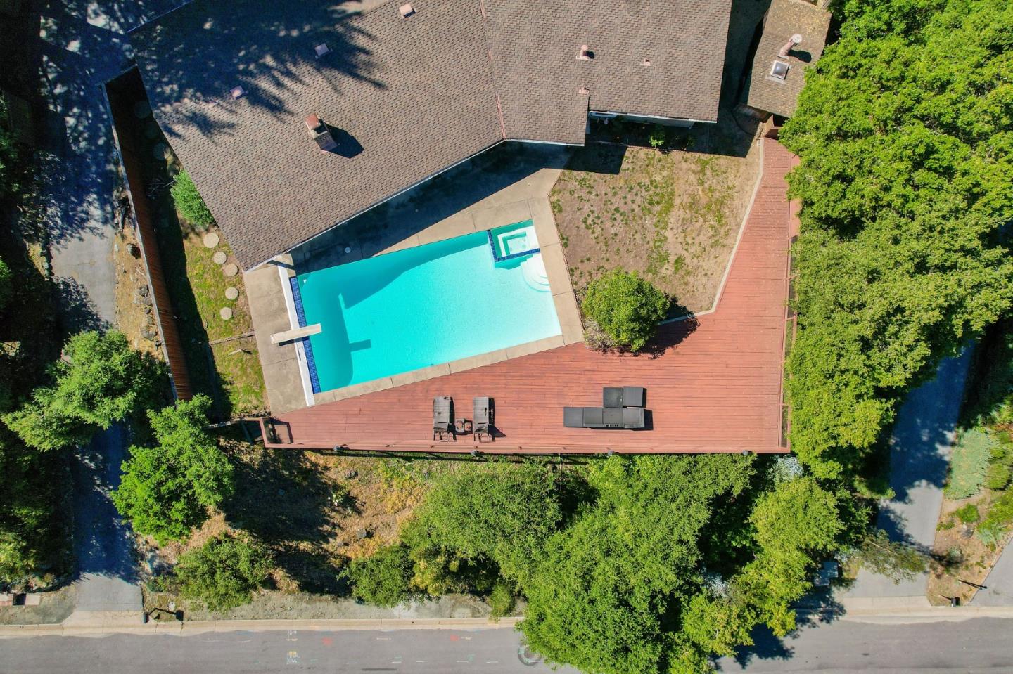 Detail Gallery Image 54 of 74 For 25 Warmwood, Hillsborough,  CA 94010 - 3 Beds | 3 Baths