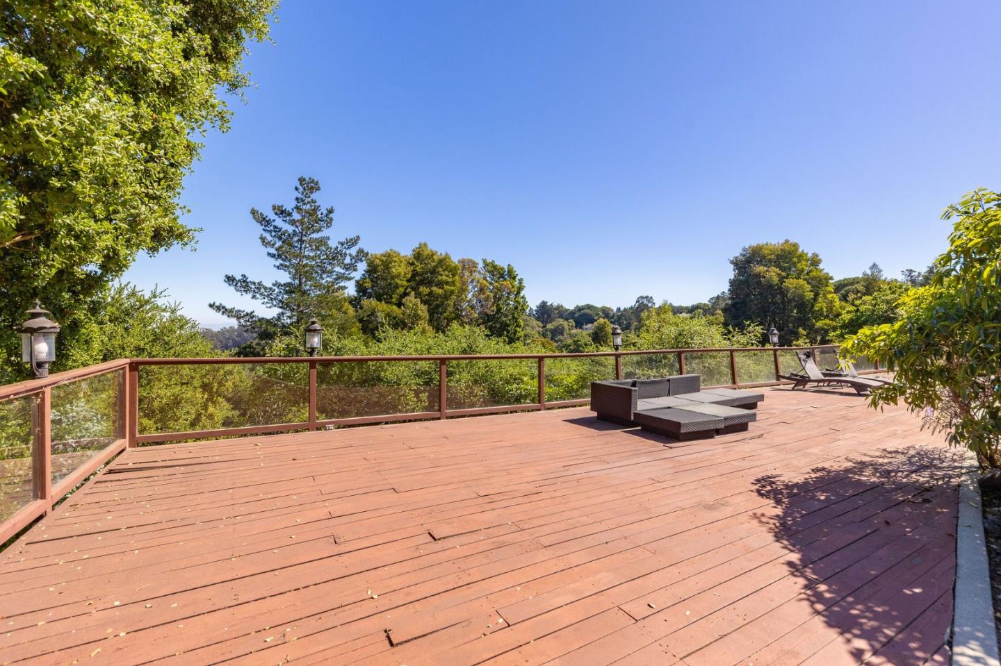 Detail Gallery Image 55 of 74 For 25 Warmwood, Hillsborough,  CA 94010 - 3 Beds | 3 Baths