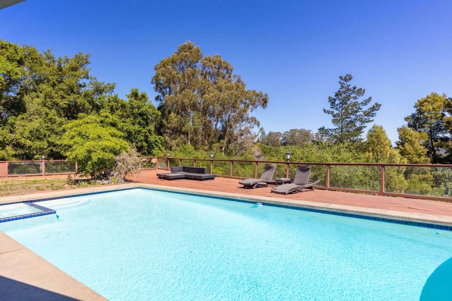 Detail Gallery Image 60 of 74 For 25 Warmwood, Hillsborough,  CA 94010 - 3 Beds | 3 Baths