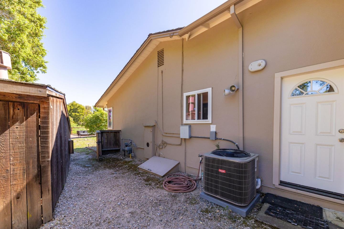 Detail Gallery Image 67 of 74 For 25 Warmwood, Hillsborough,  CA 94010 - 3 Beds | 3 Baths