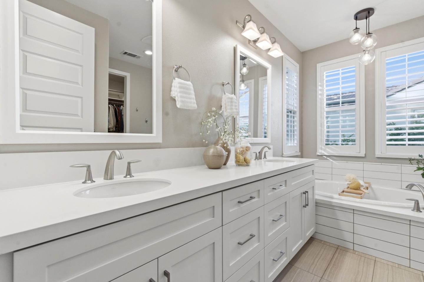 Detail Gallery Image 14 of 38 For 225 Calle Del Rey, Morgan Hill,  CA 95037 - 4 Beds | 2/1 Baths