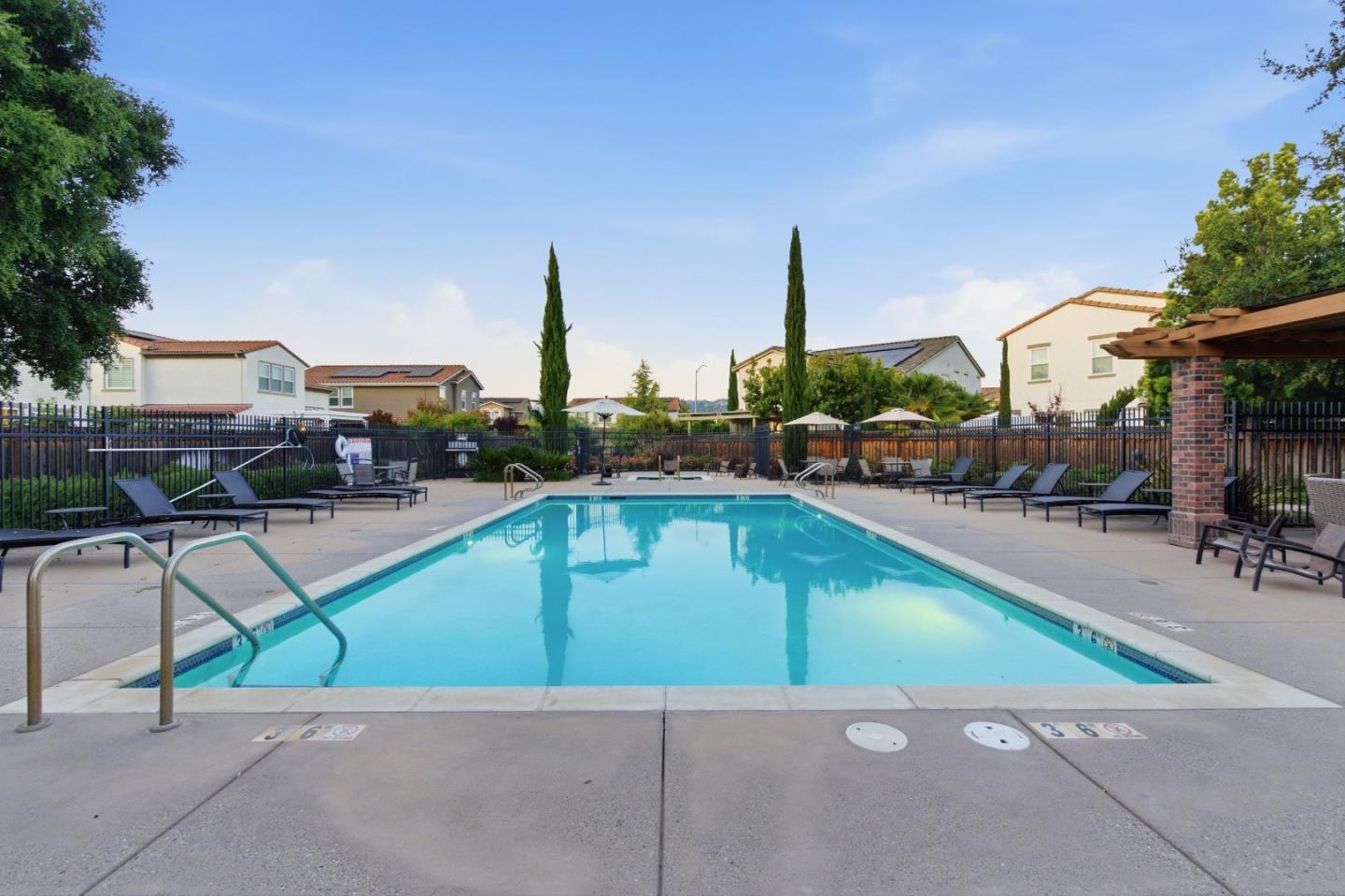 Detail Gallery Image 33 of 38 For 225 Calle Del Rey, Morgan Hill,  CA 95037 - 4 Beds | 2/1 Baths