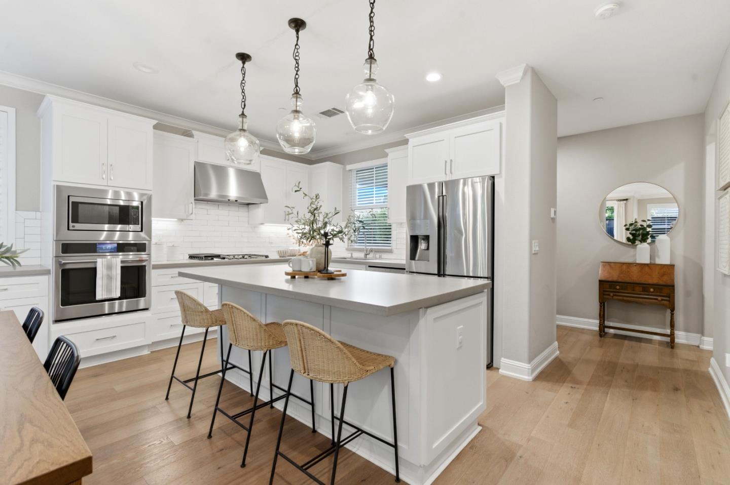 Detail Gallery Image 5 of 38 For 225 Calle Del Rey, Morgan Hill,  CA 95037 - 4 Beds | 2/1 Baths