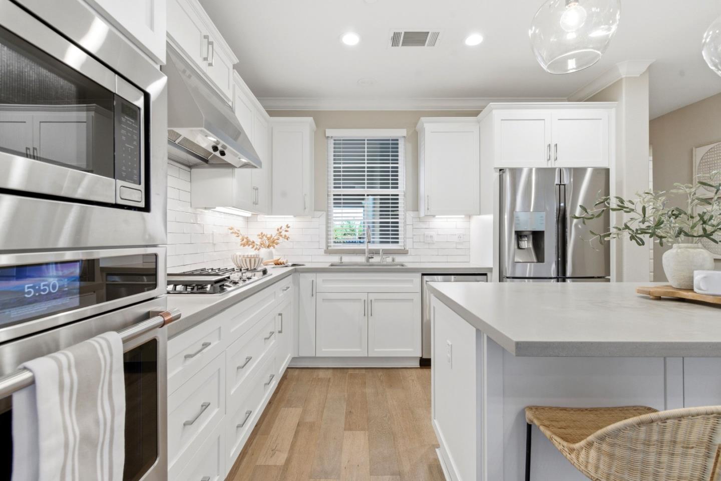 Detail Gallery Image 7 of 38 For 225 Calle Del Rey, Morgan Hill,  CA 95037 - 4 Beds | 2/1 Baths