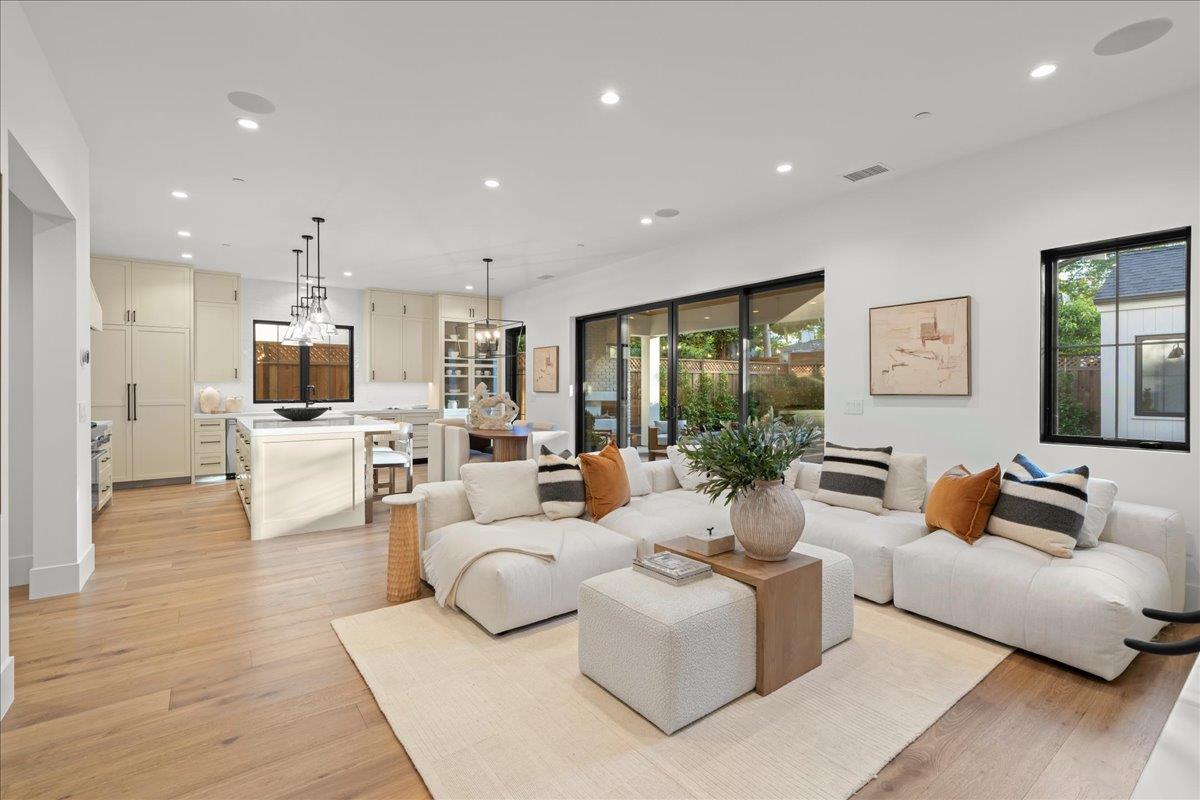 Detail Gallery Image 18 of 65 For 1067 Camino Pablo, San Jose,  CA 95125 - 4 Beds | 4/1 Baths