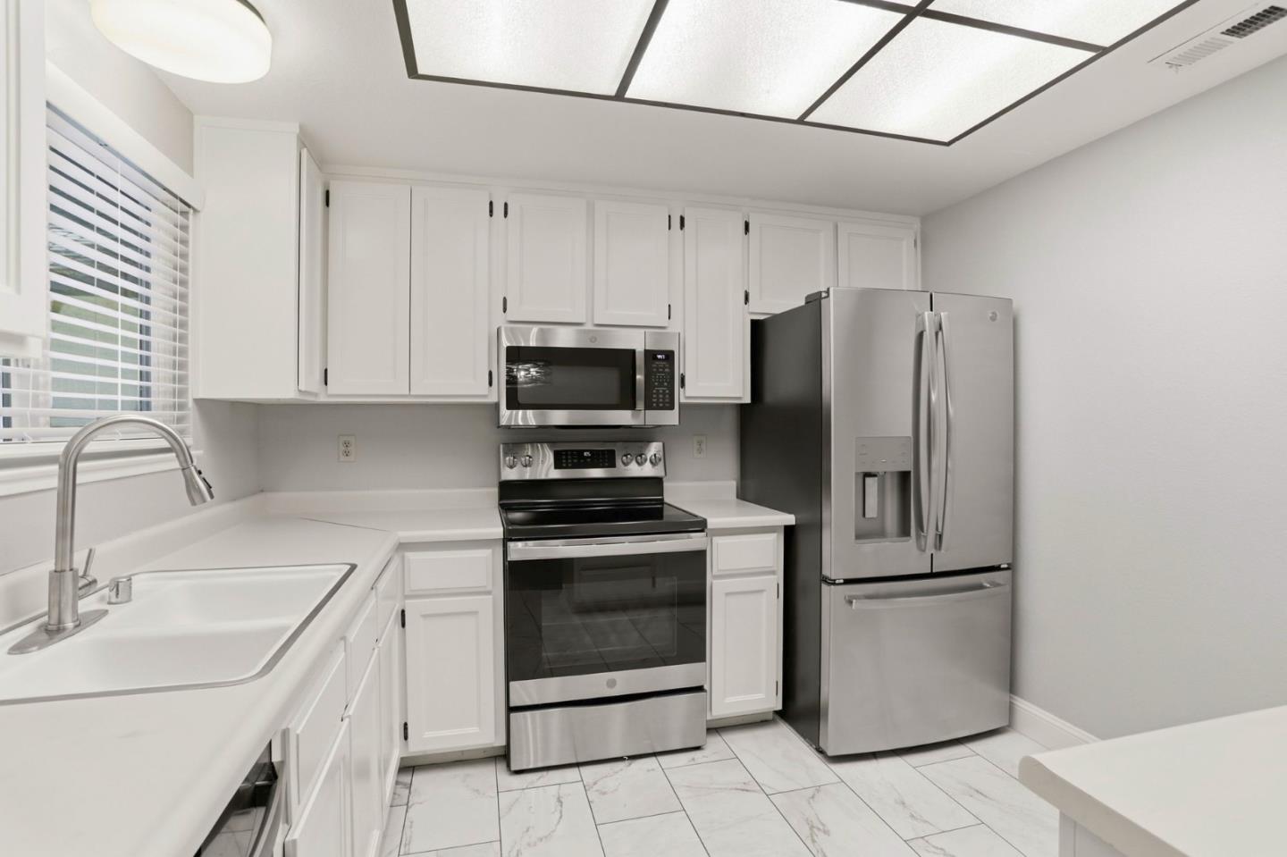 Detail Gallery Image 10 of 27 For 2217 Summereve Ct, San Jose,  CA 95122 - 2 Beds | 2 Baths