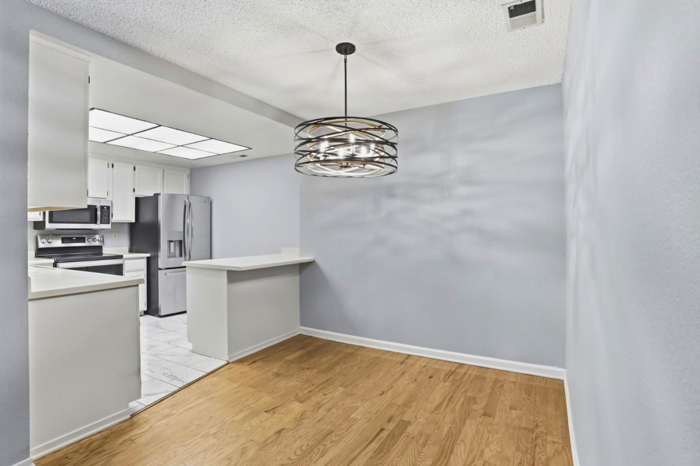 Detail Gallery Image 11 of 27 For 2217 Summereve Ct, San Jose,  CA 95122 - 2 Beds | 2 Baths