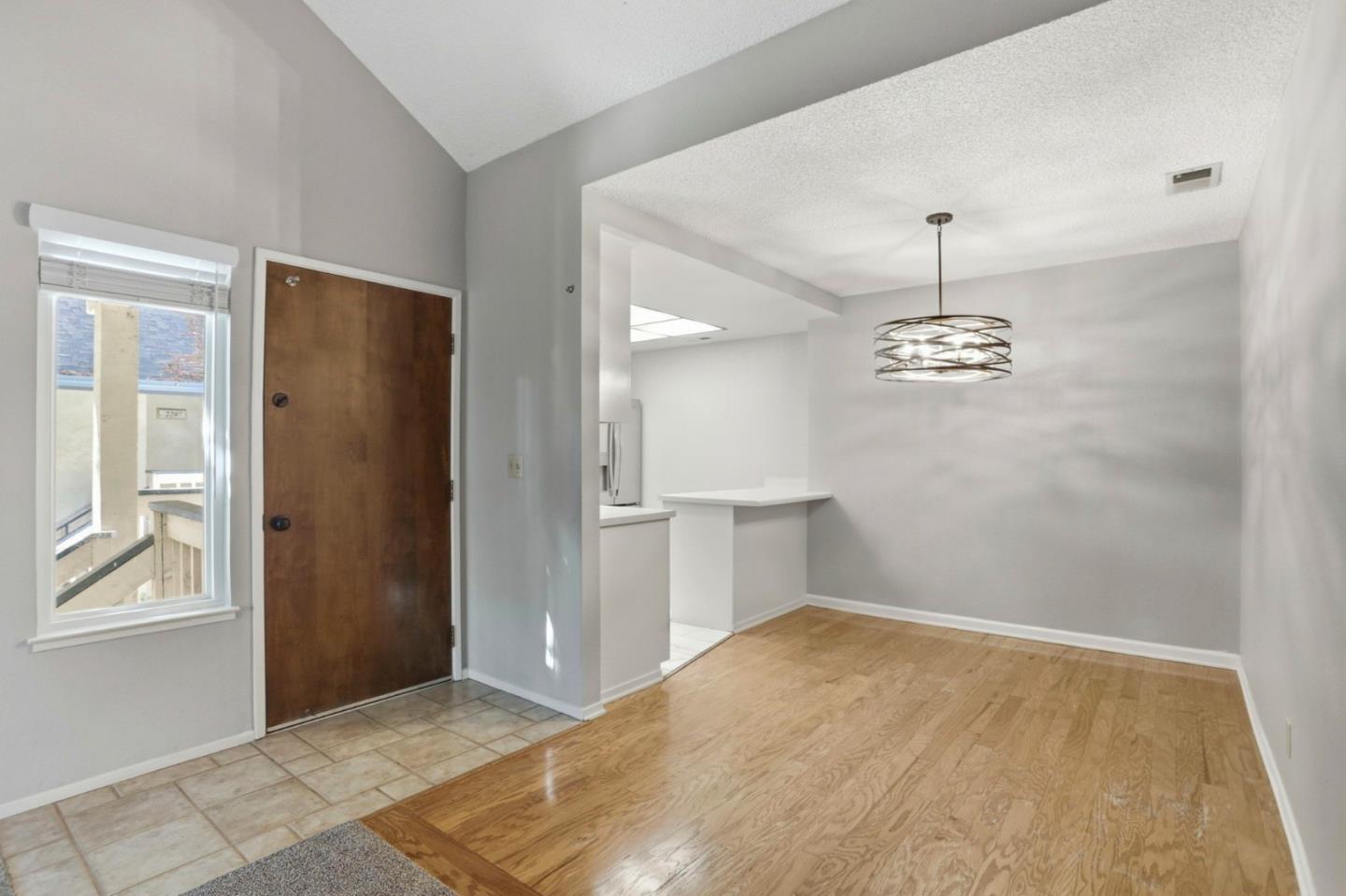 Detail Gallery Image 12 of 27 For 2217 Summereve Ct, San Jose,  CA 95122 - 2 Beds | 2 Baths