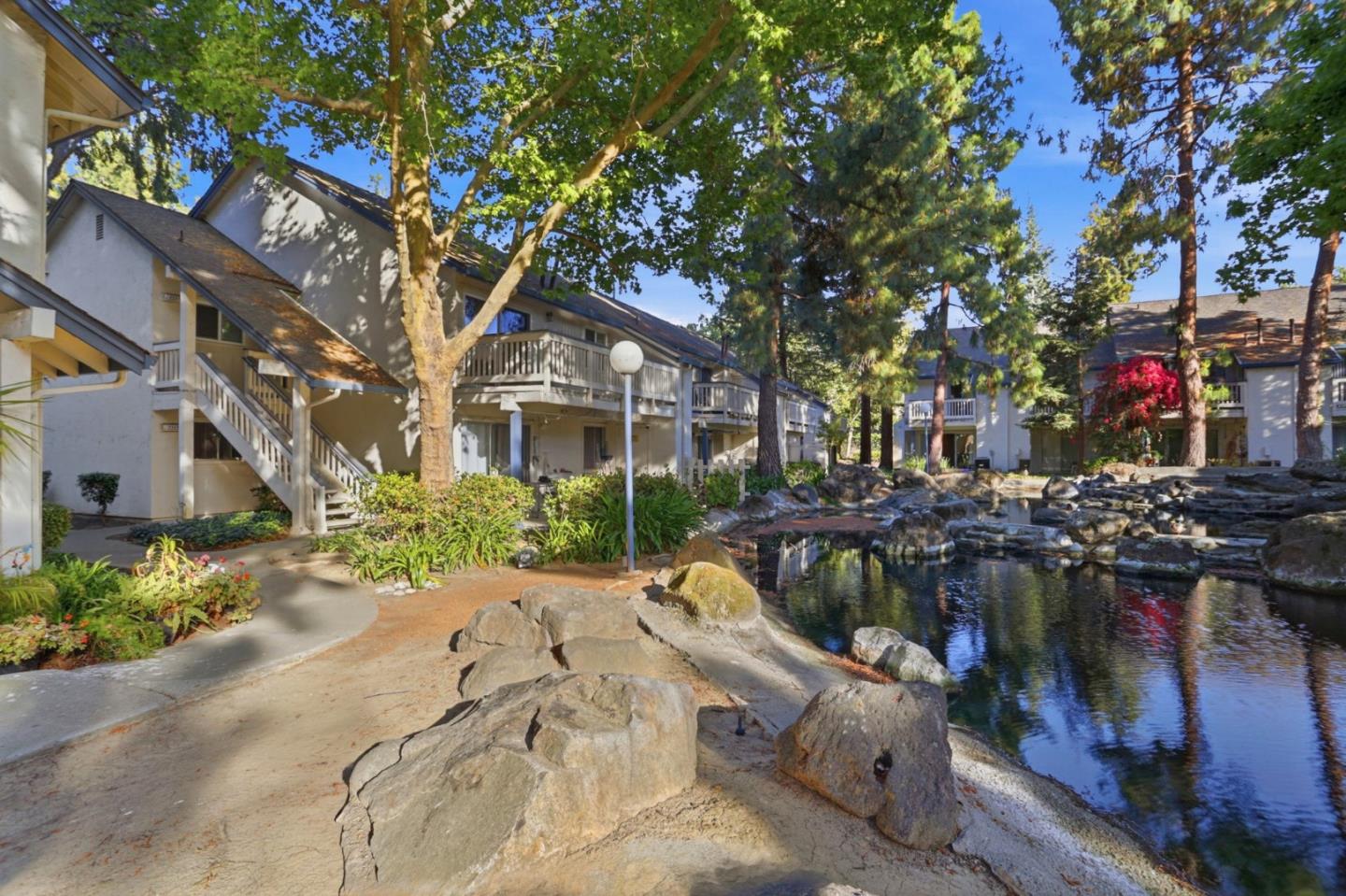 Detail Gallery Image 4 of 27 For 2217 Summereve Ct, San Jose,  CA 95122 - 2 Beds | 2 Baths