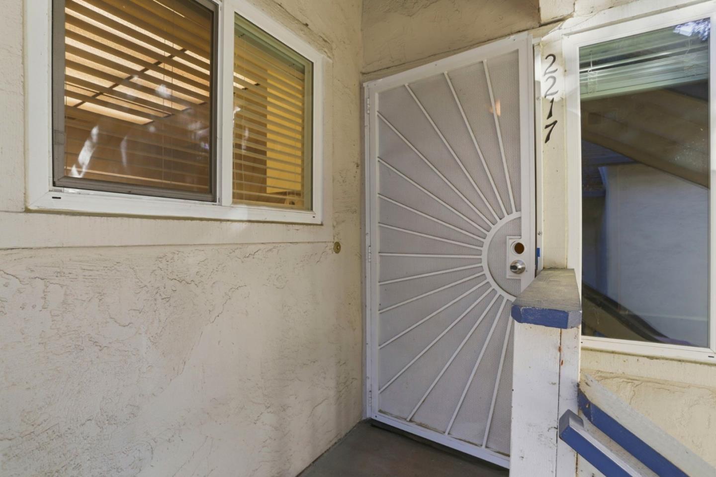 Detail Gallery Image 5 of 27 For 2217 Summereve Ct, San Jose,  CA 95122 - 2 Beds | 2 Baths