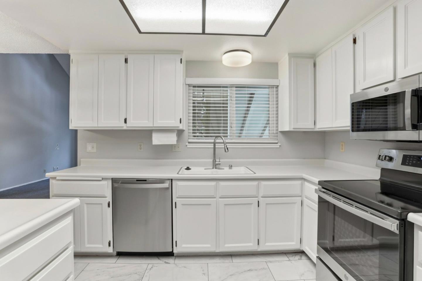 Detail Gallery Image 7 of 27 For 2217 Summereve Ct, San Jose,  CA 95122 - 2 Beds | 2 Baths