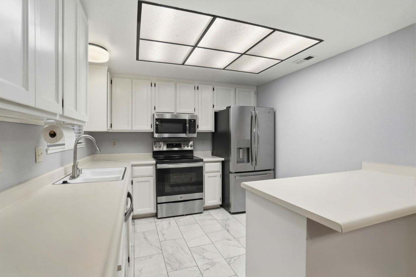 Detail Gallery Image 8 of 27 For 2217 Summereve Ct, San Jose,  CA 95122 - 2 Beds | 2 Baths