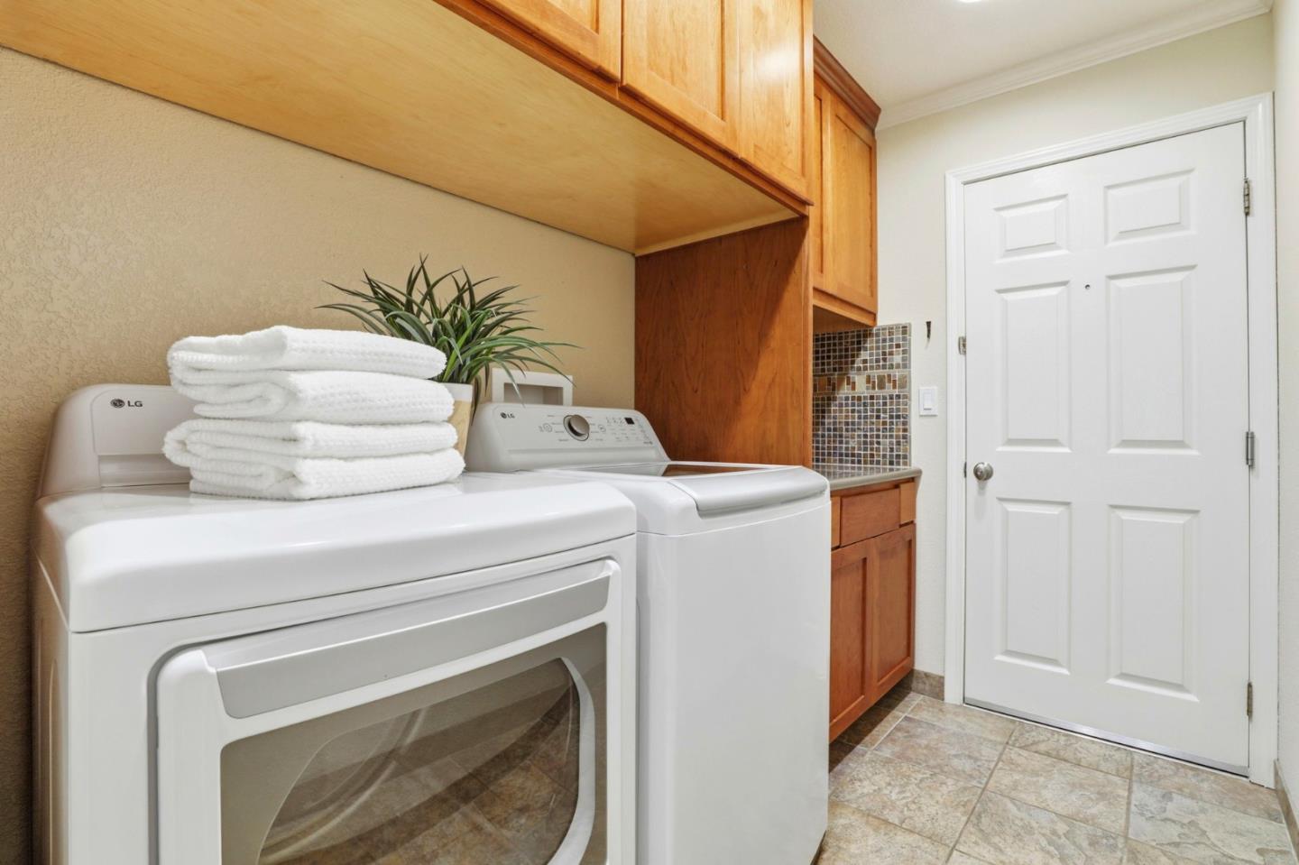 Detail Gallery Image 36 of 45 For 6553 Whitbourne Dr, San Jose,  CA 95120 - 6 Beds | 3/1 Baths