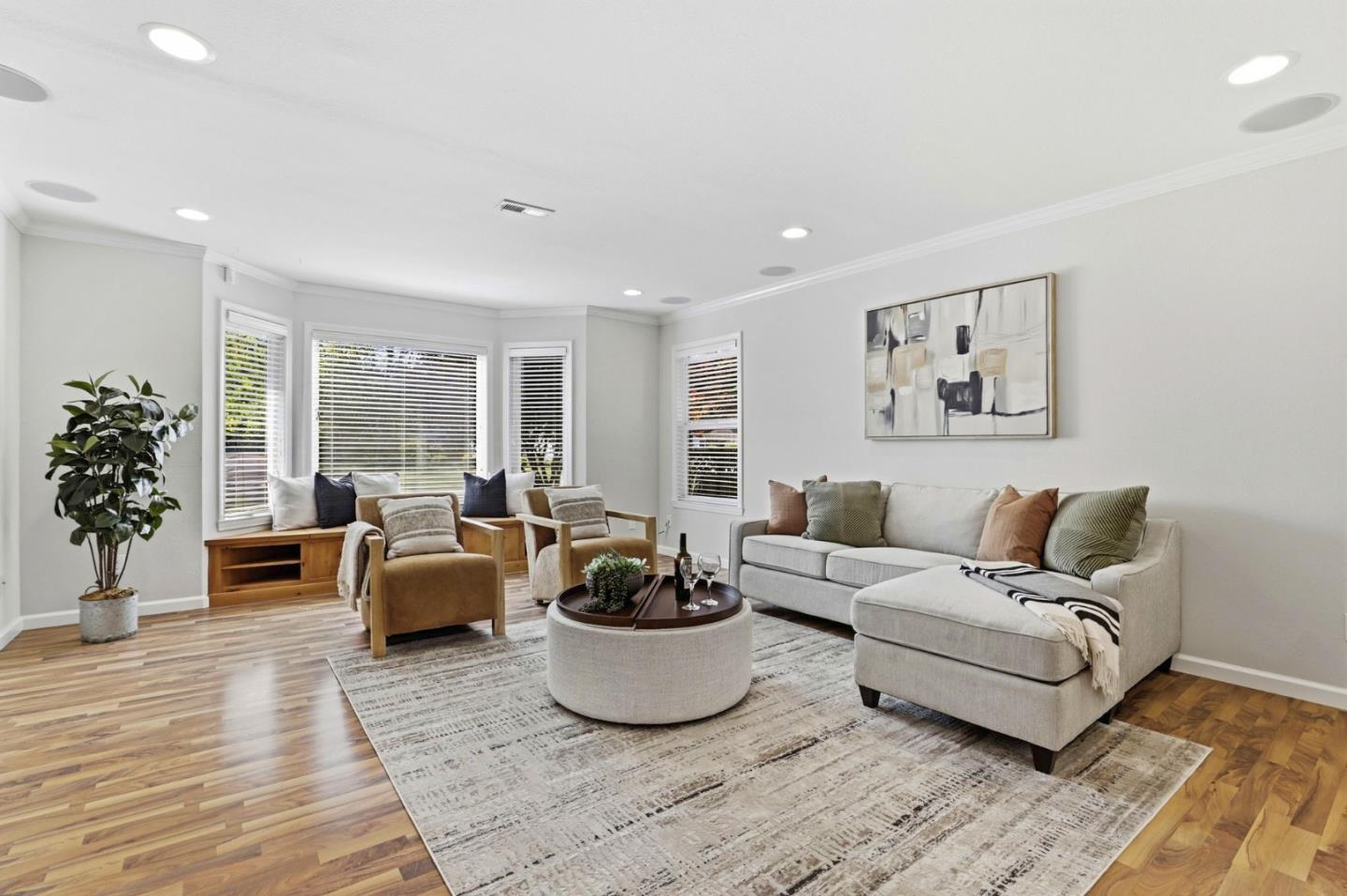 Detail Gallery Image 4 of 45 For 6553 Whitbourne Dr, San Jose,  CA 95120 - 6 Beds | 3/1 Baths