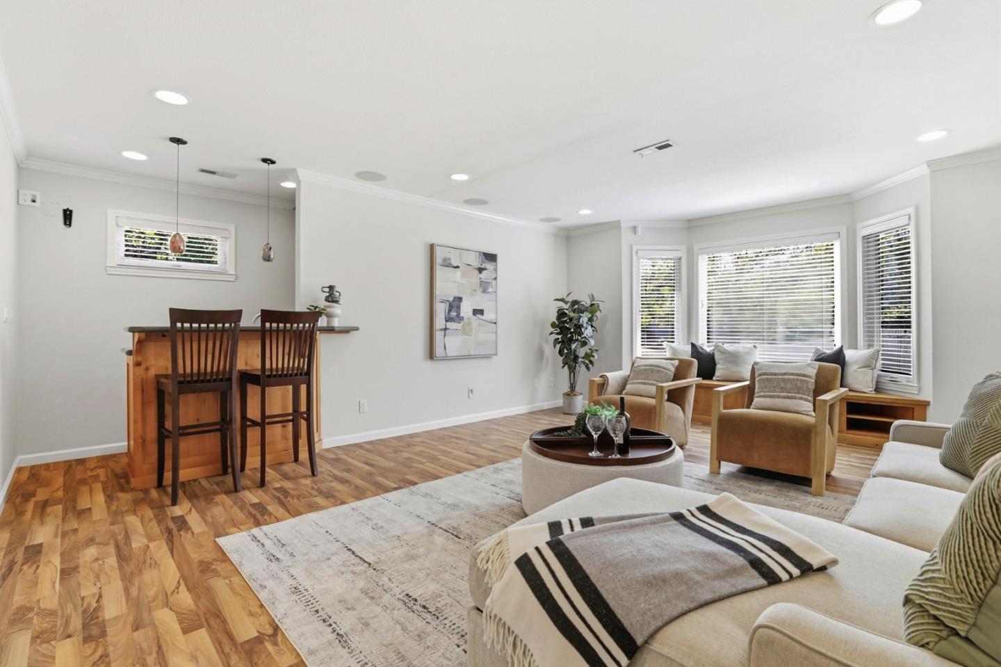 Detail Gallery Image 5 of 45 For 6553 Whitbourne Dr, San Jose,  CA 95120 - 6 Beds | 3/1 Baths